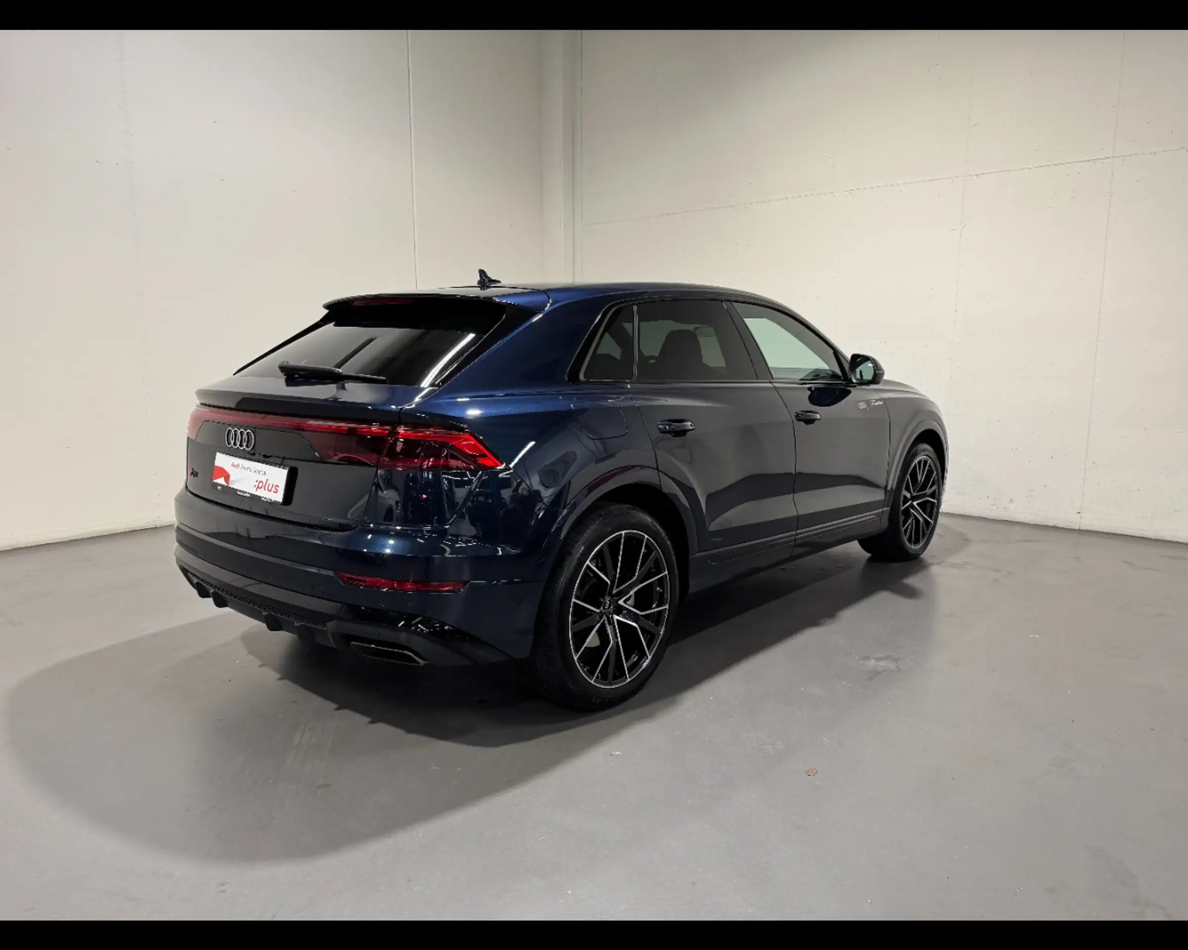 Audi - Q8