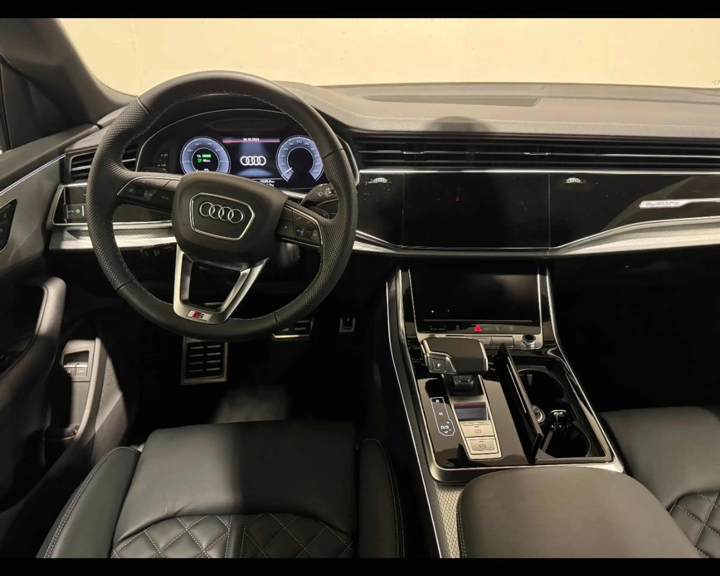 Audi - Q8