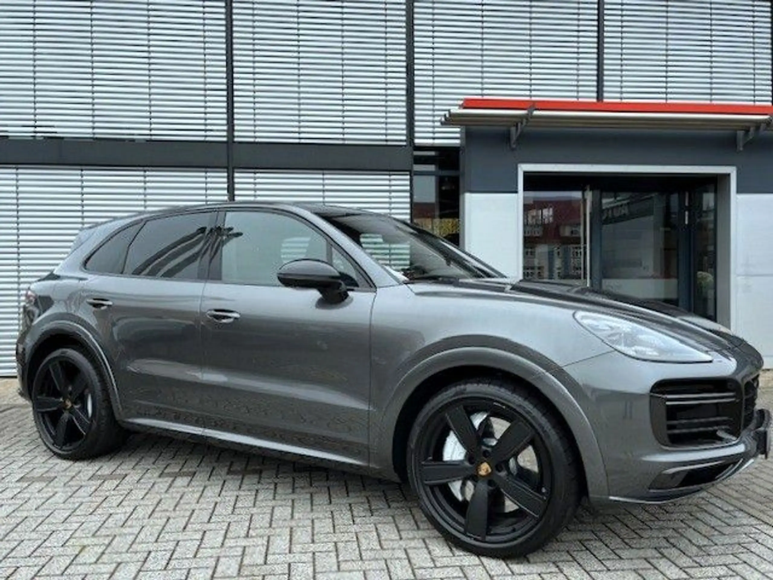 Porsche - Cayenne