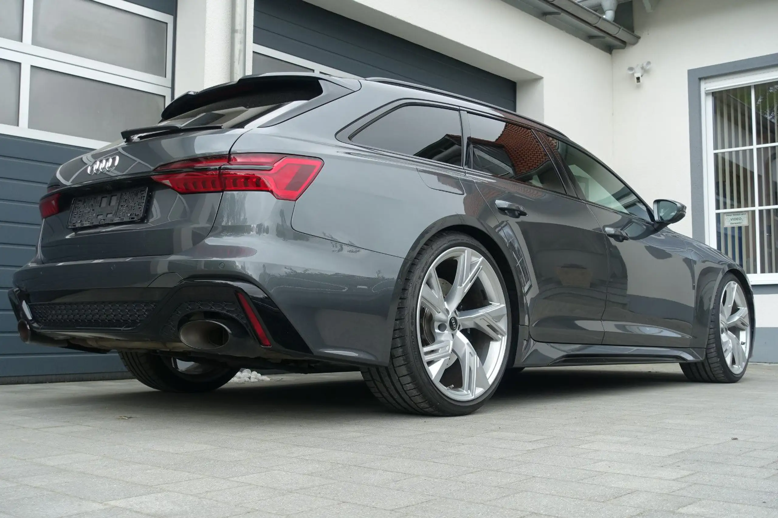 Audi - RS6