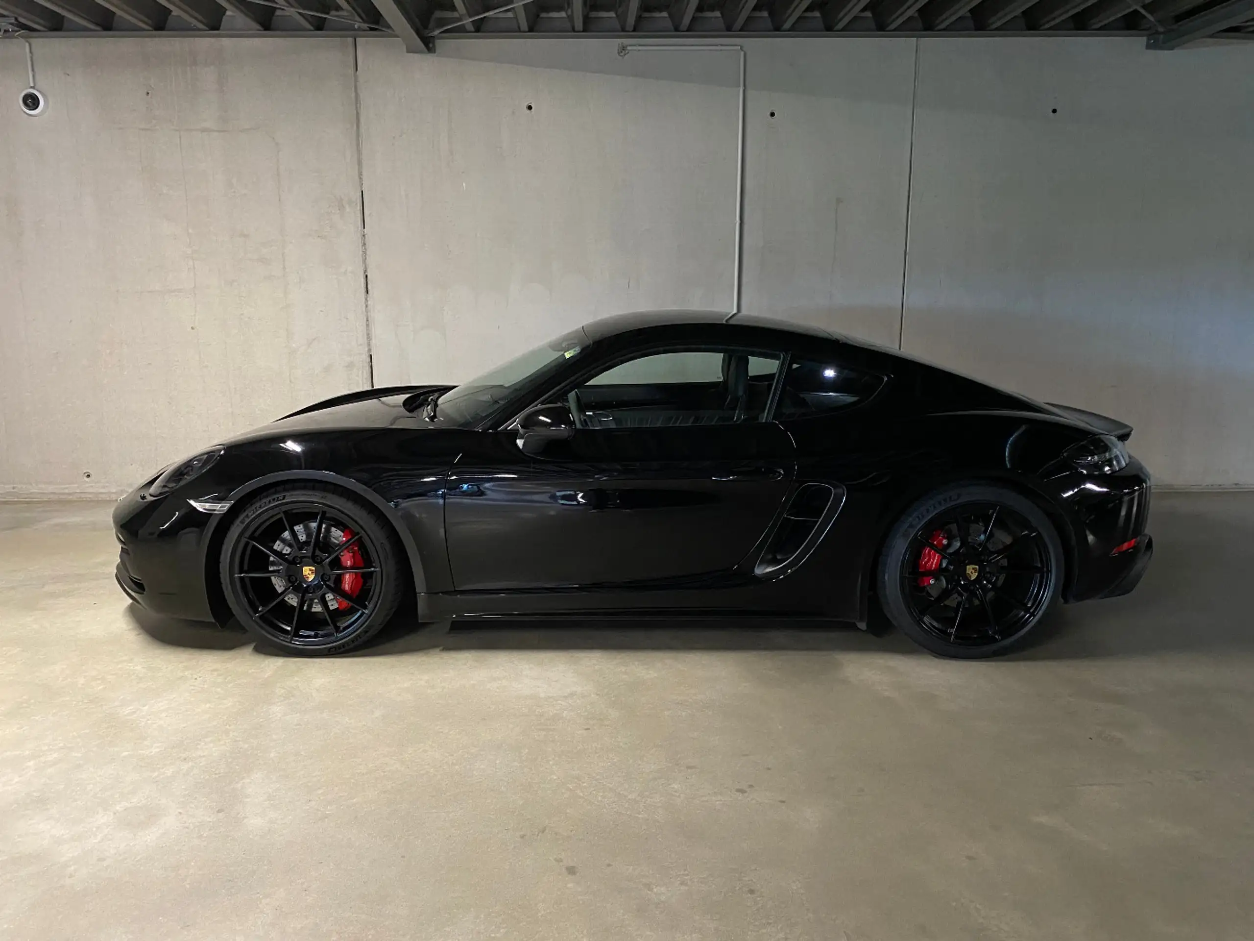 Porsche - Cayman