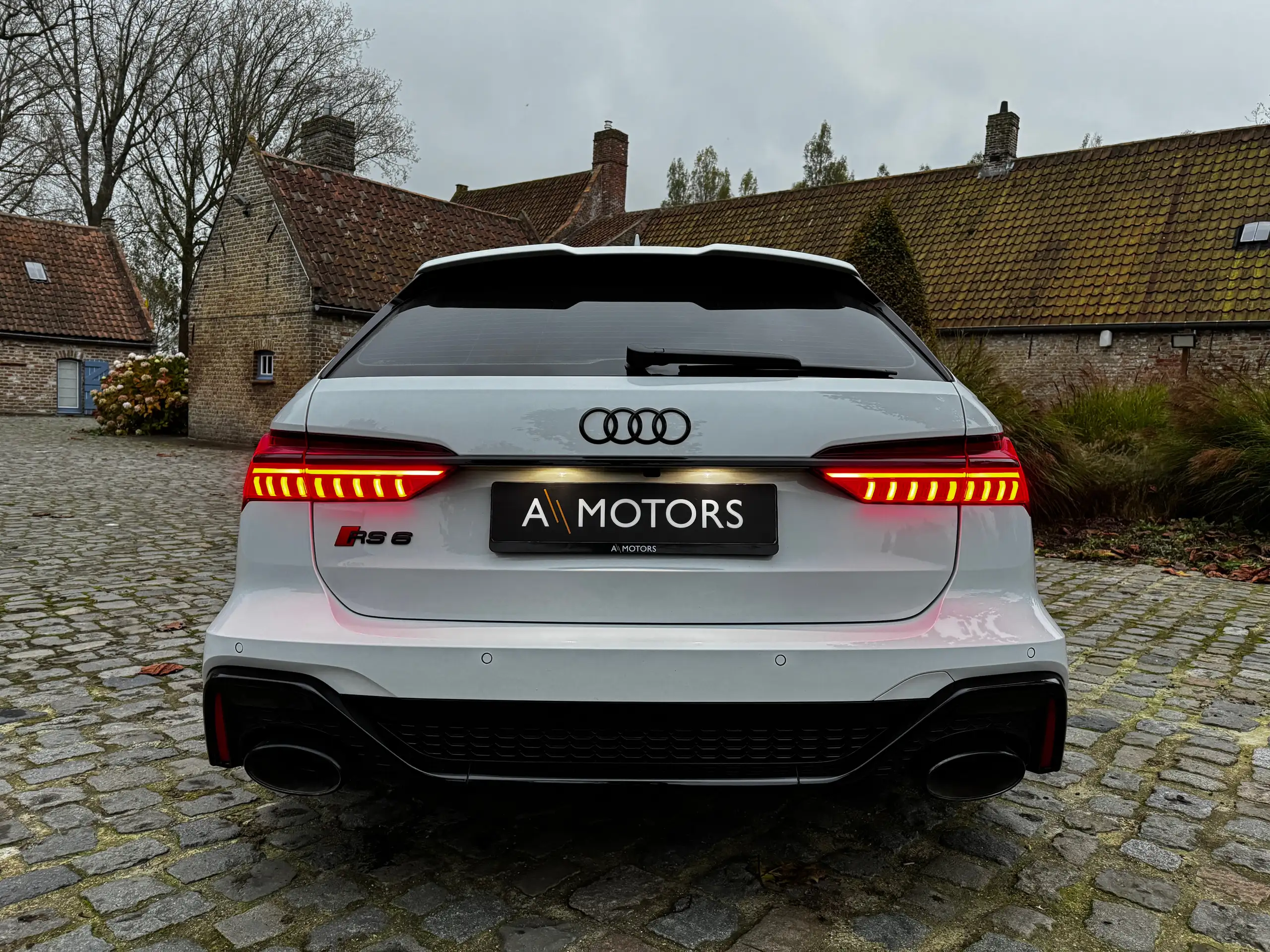 Audi - RS6