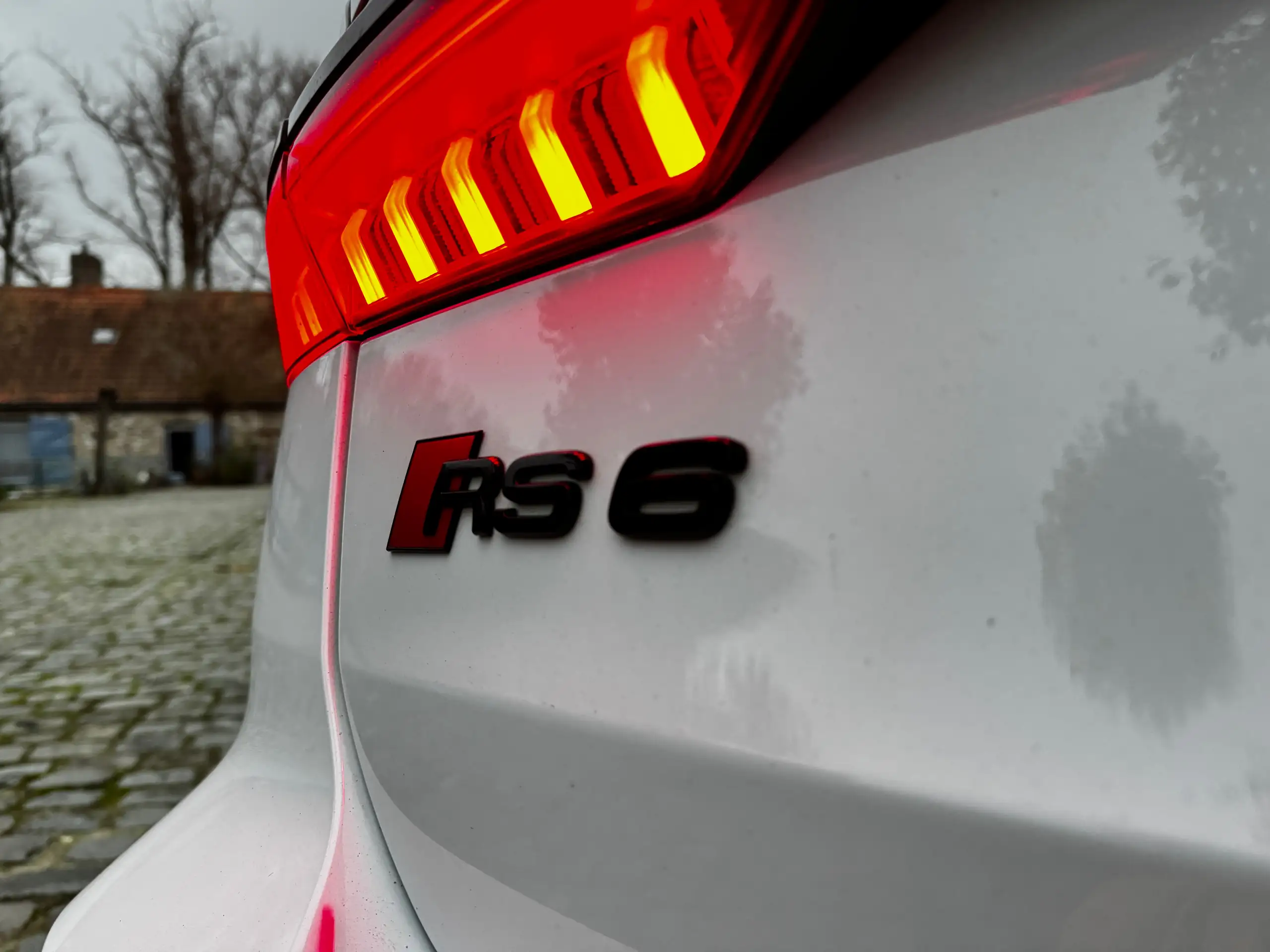 Audi - RS6