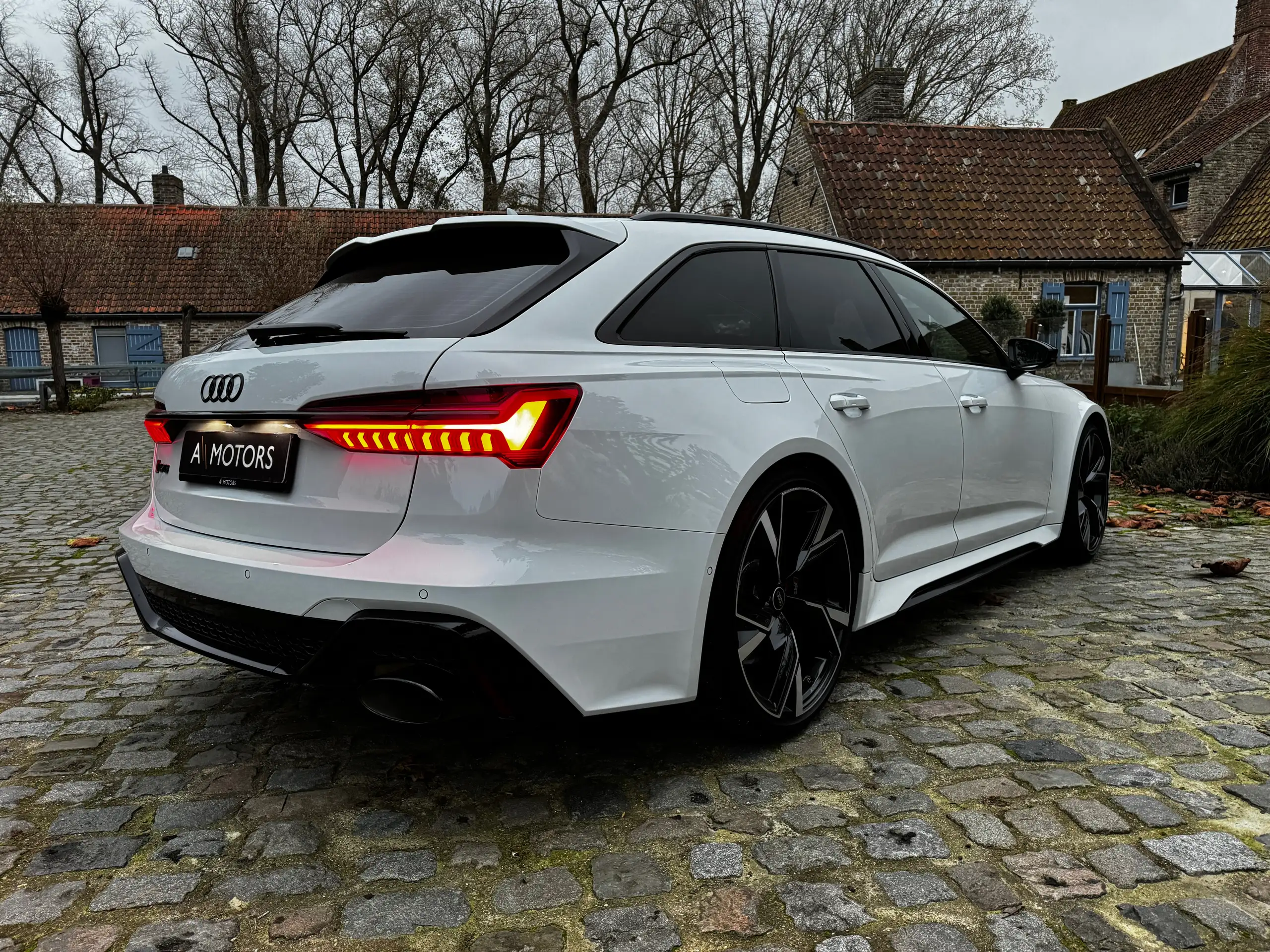 Audi - RS6