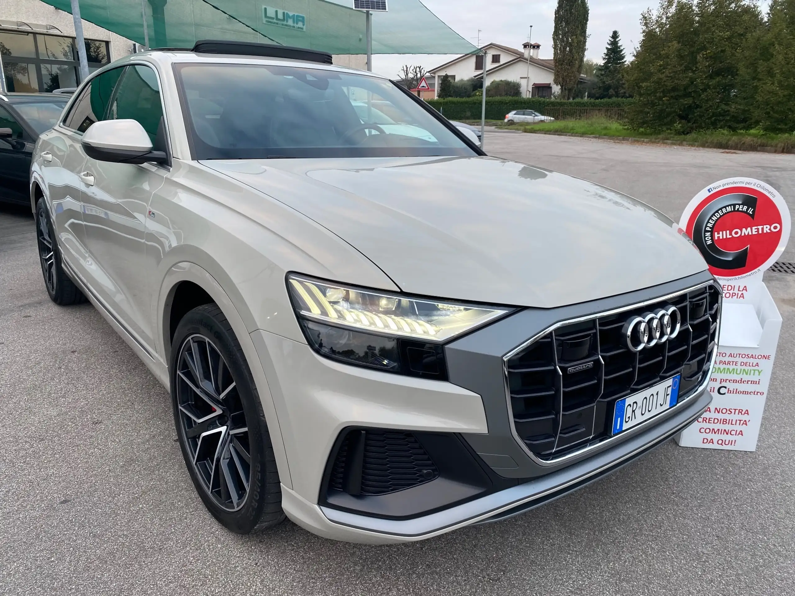 Audi - Q8