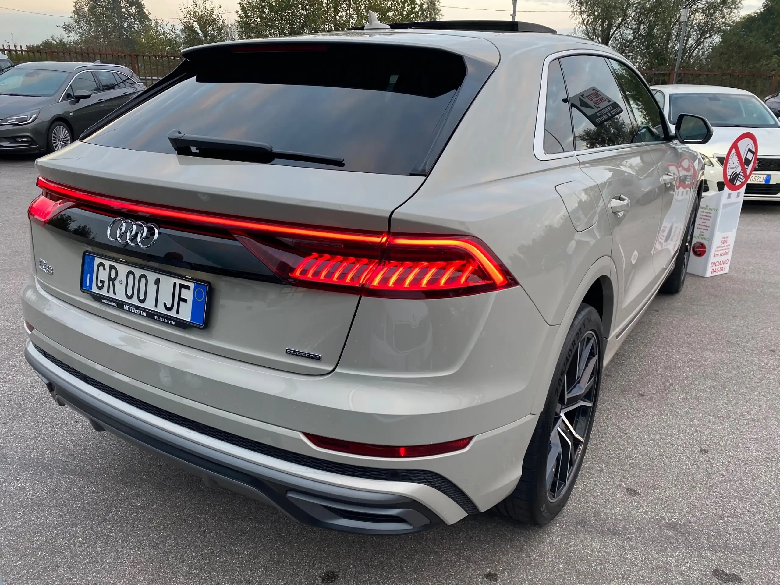 Audi - Q8