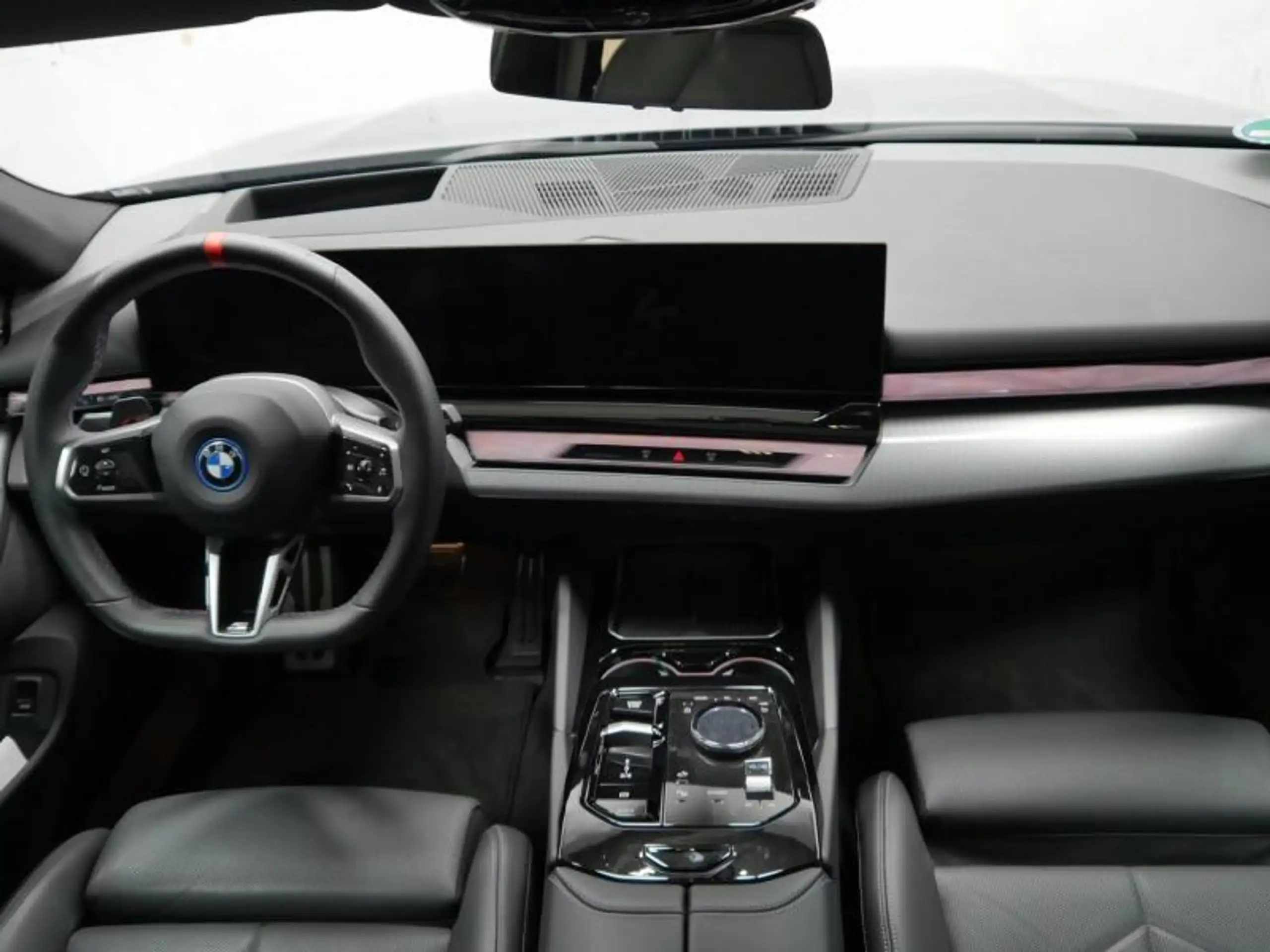 BMW - i5