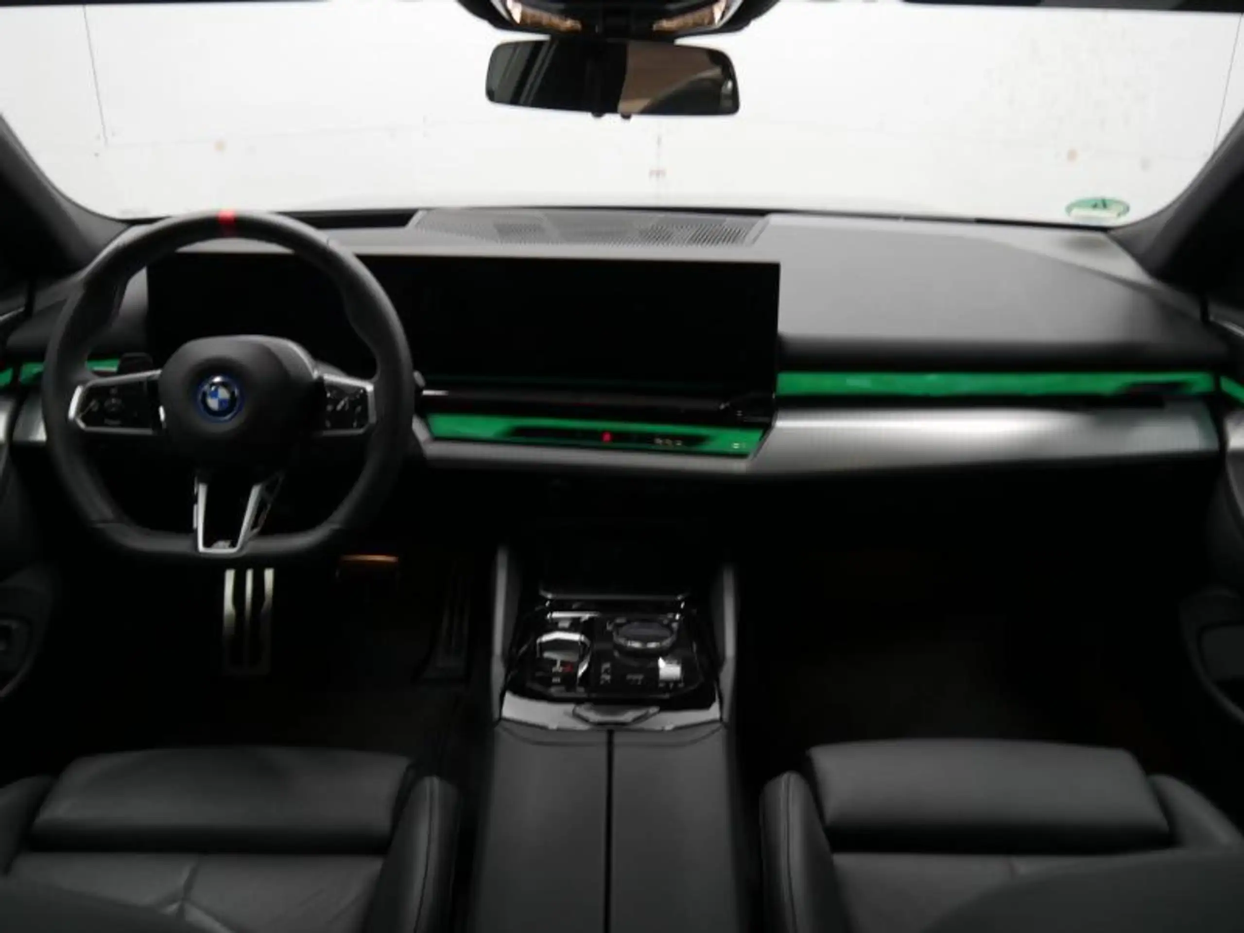 BMW - i5