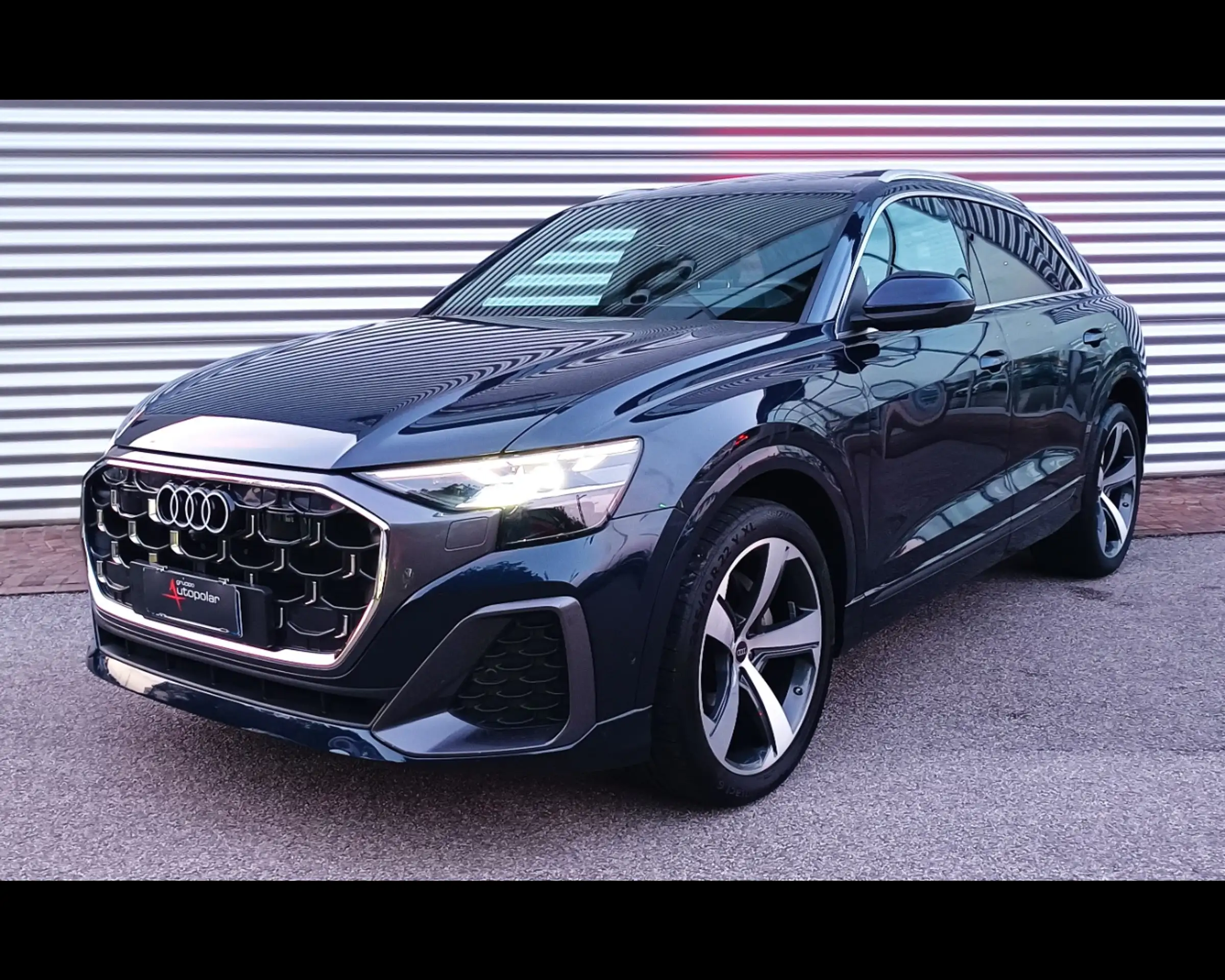 Audi - Q8