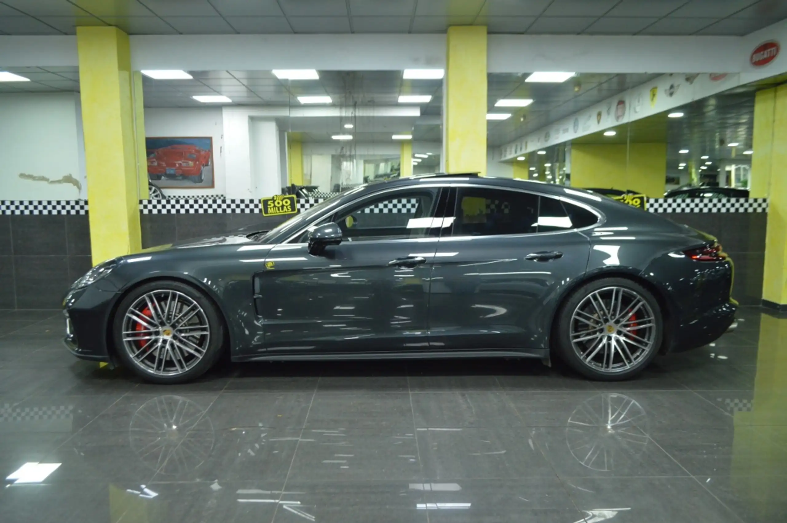 Porsche - Panamera