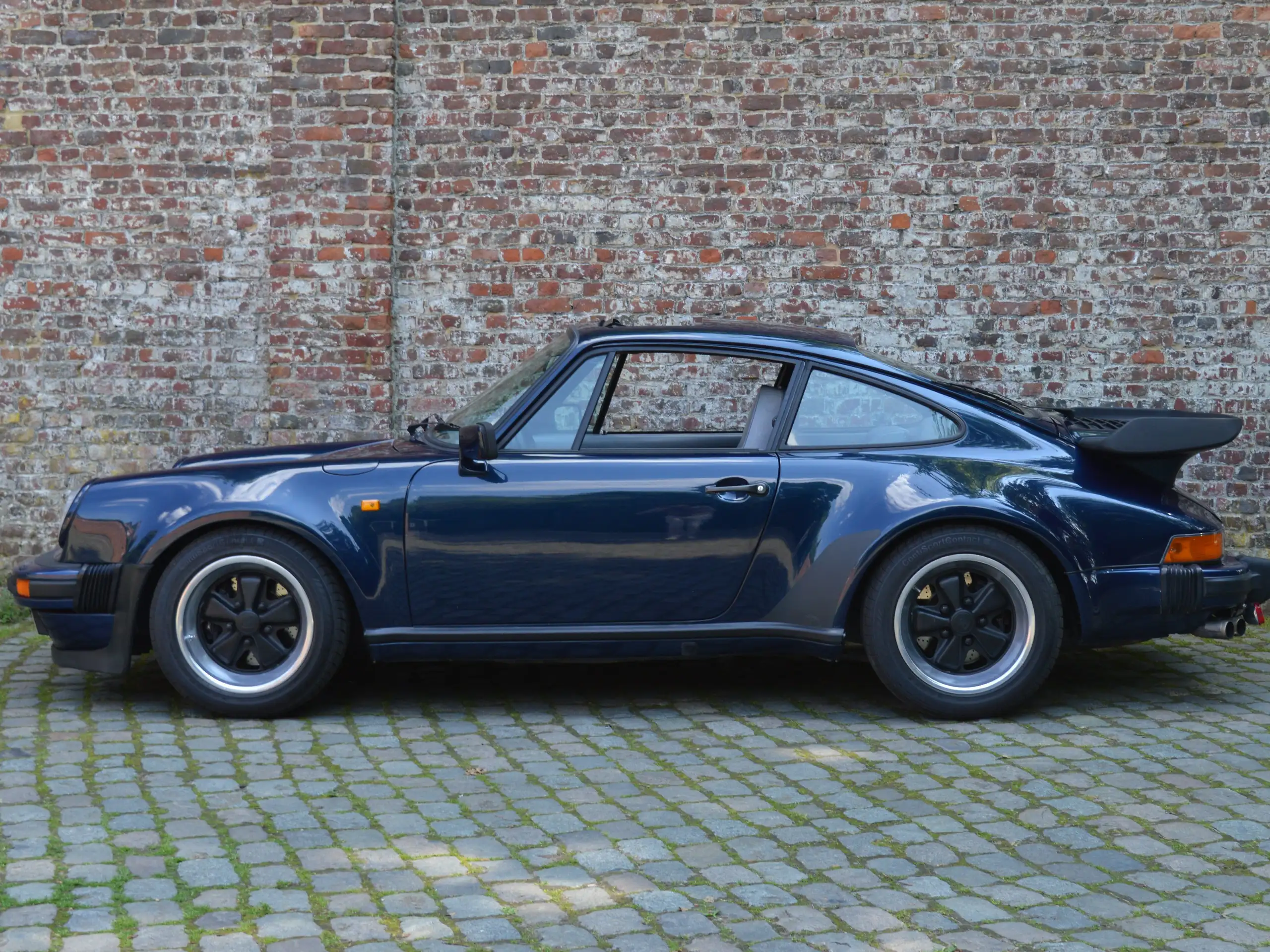 Porsche - 930