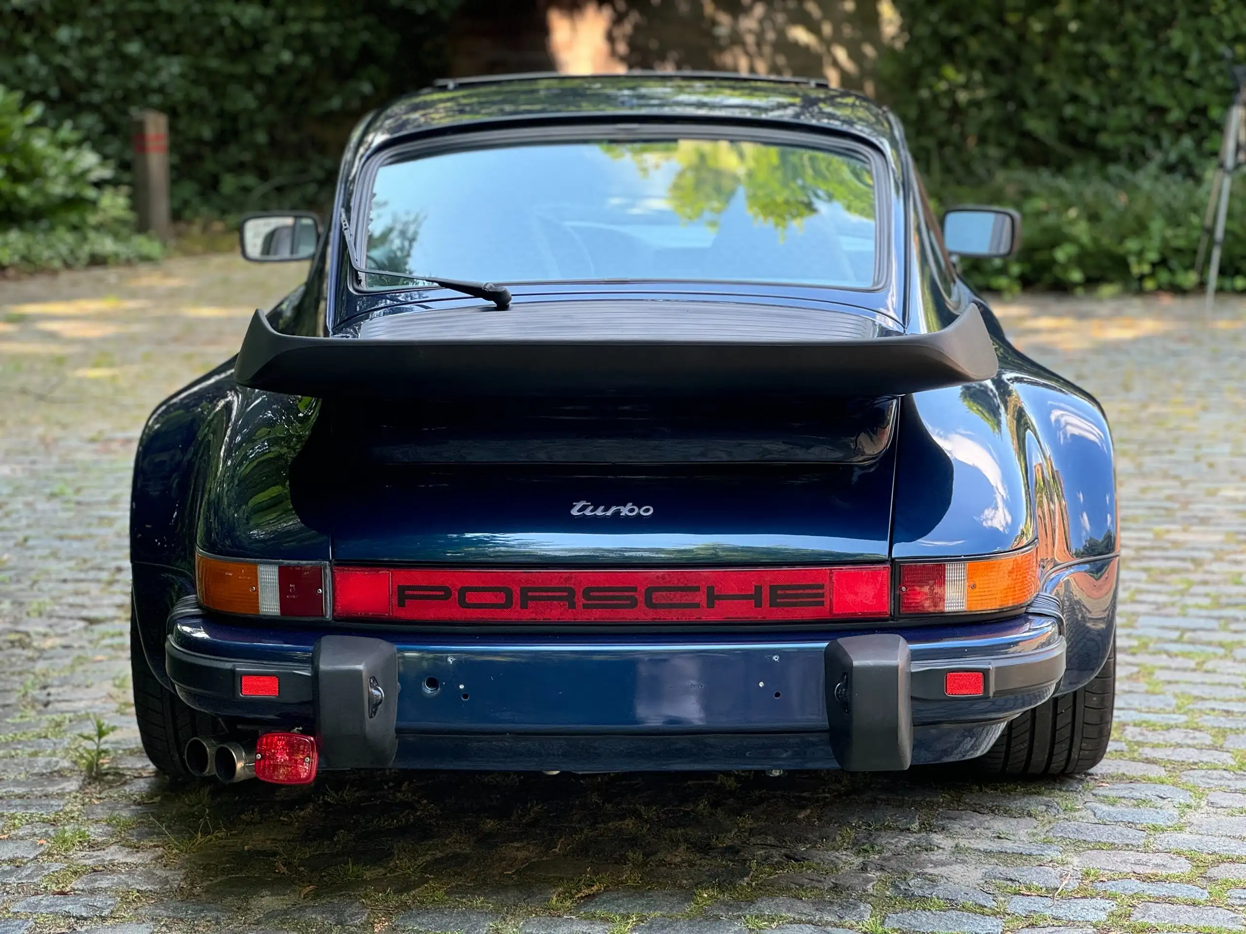 Porsche - 930