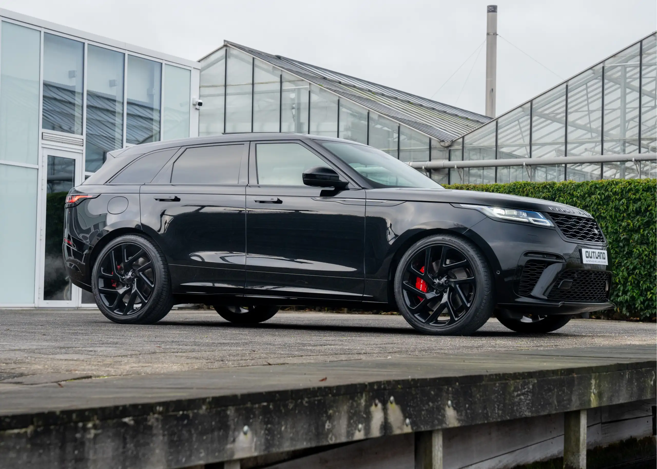 Land Rover - Range Rover Velar