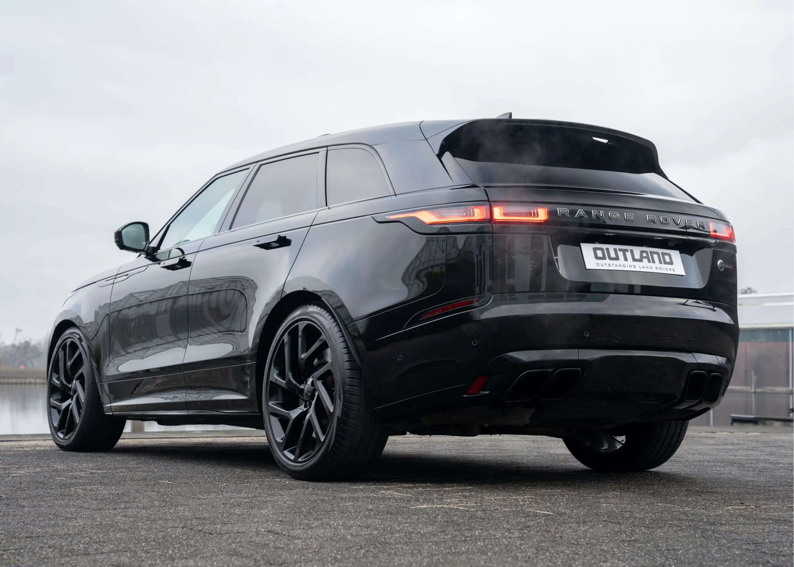 Land Rover - Range Rover Velar