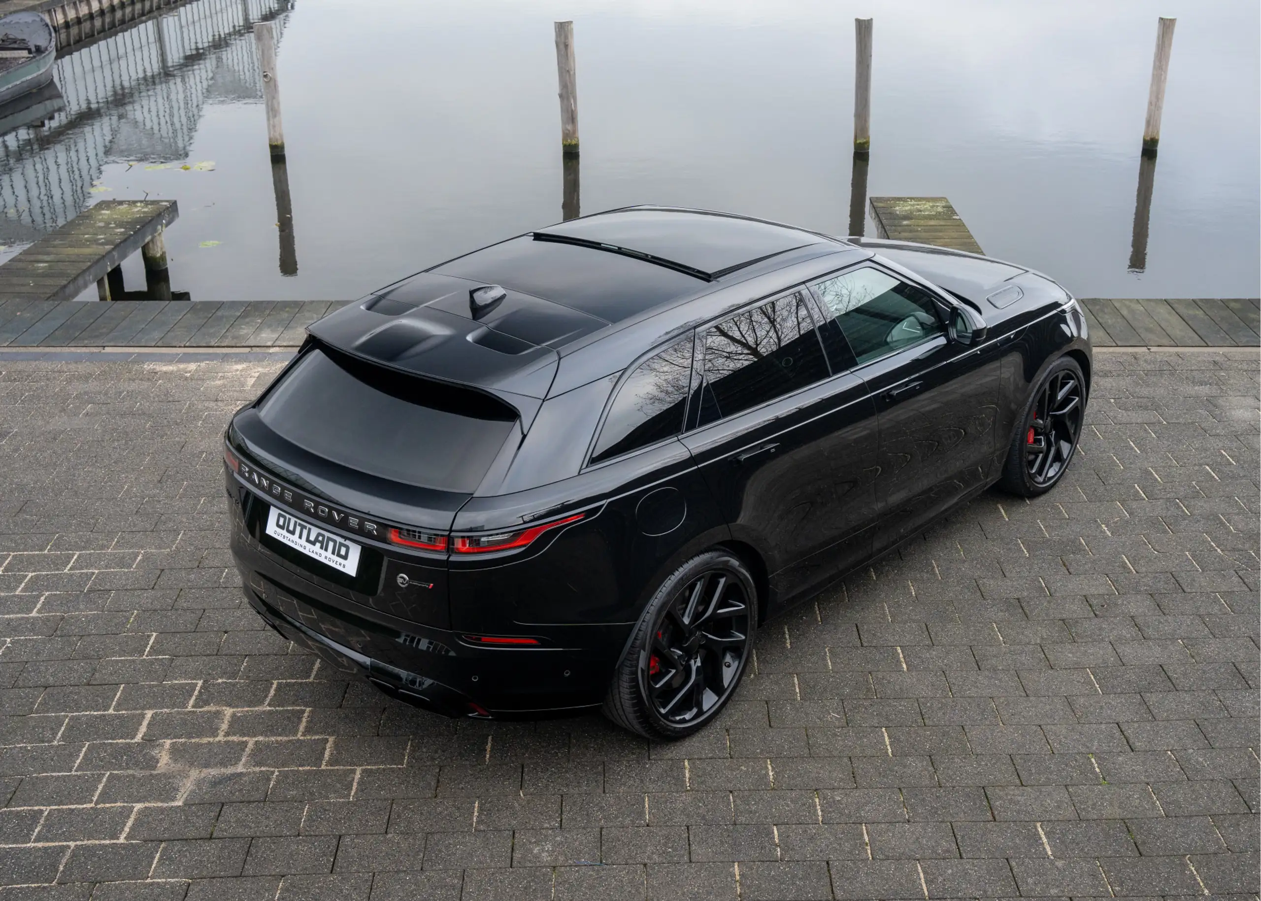 Land Rover - Range Rover Velar