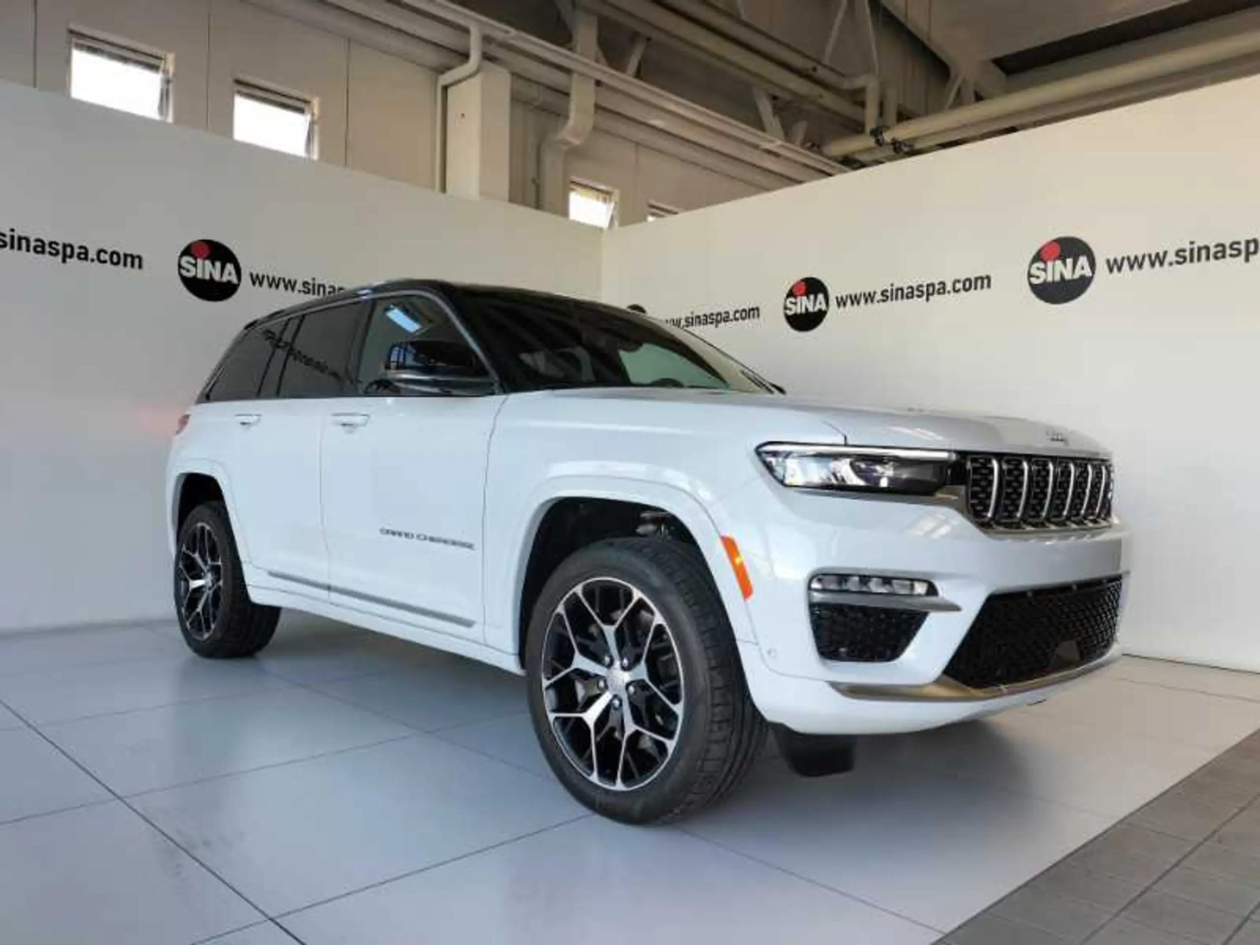 Jeep - Grand Cherokee