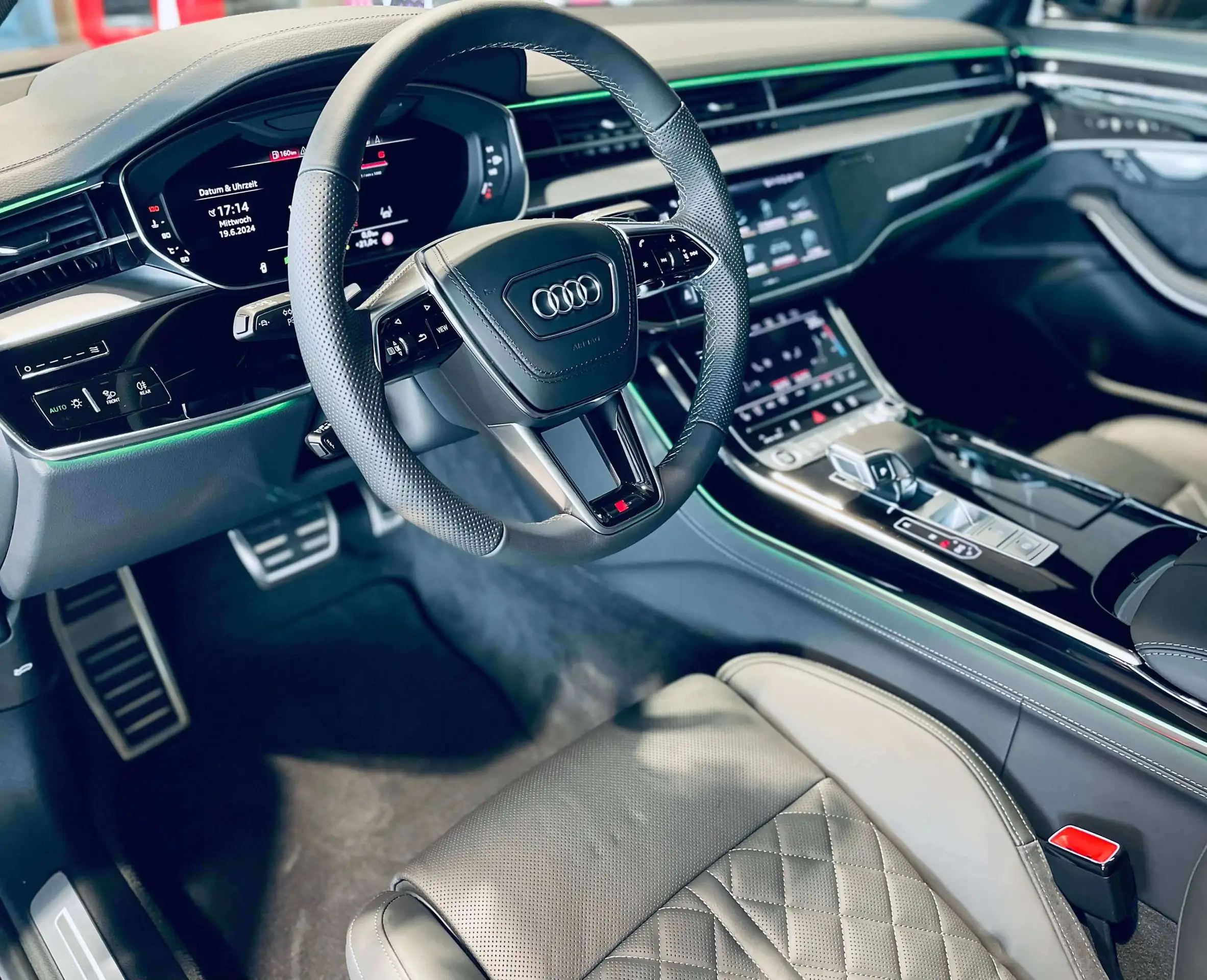 Audi - A8