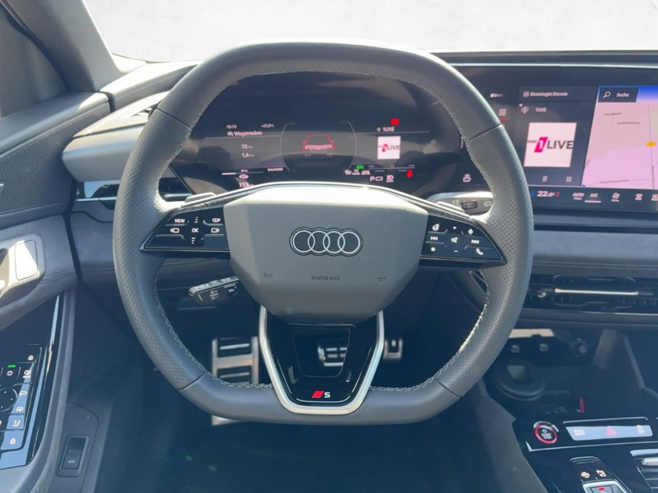 Audi - SQ6