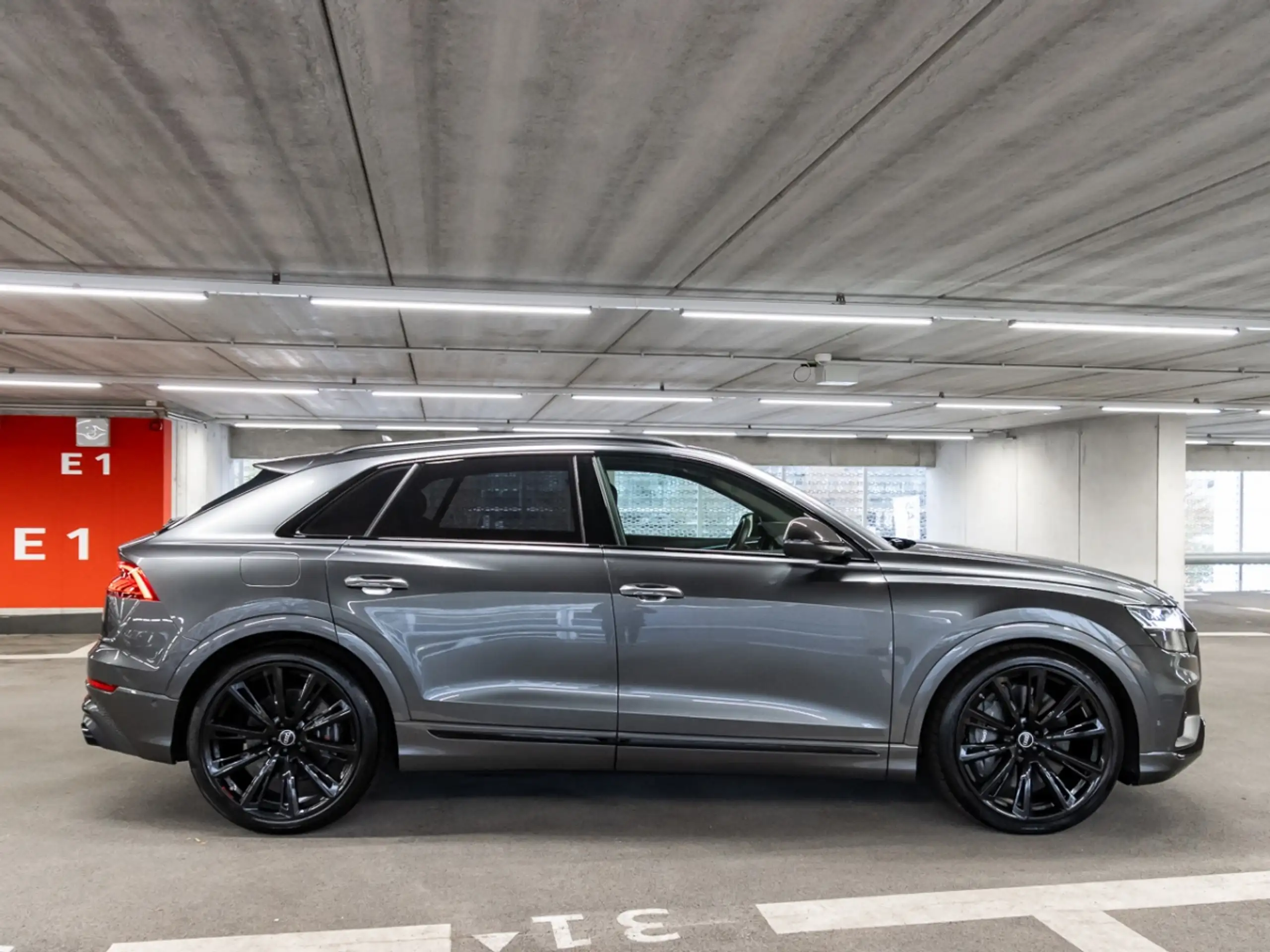 Audi - SQ8