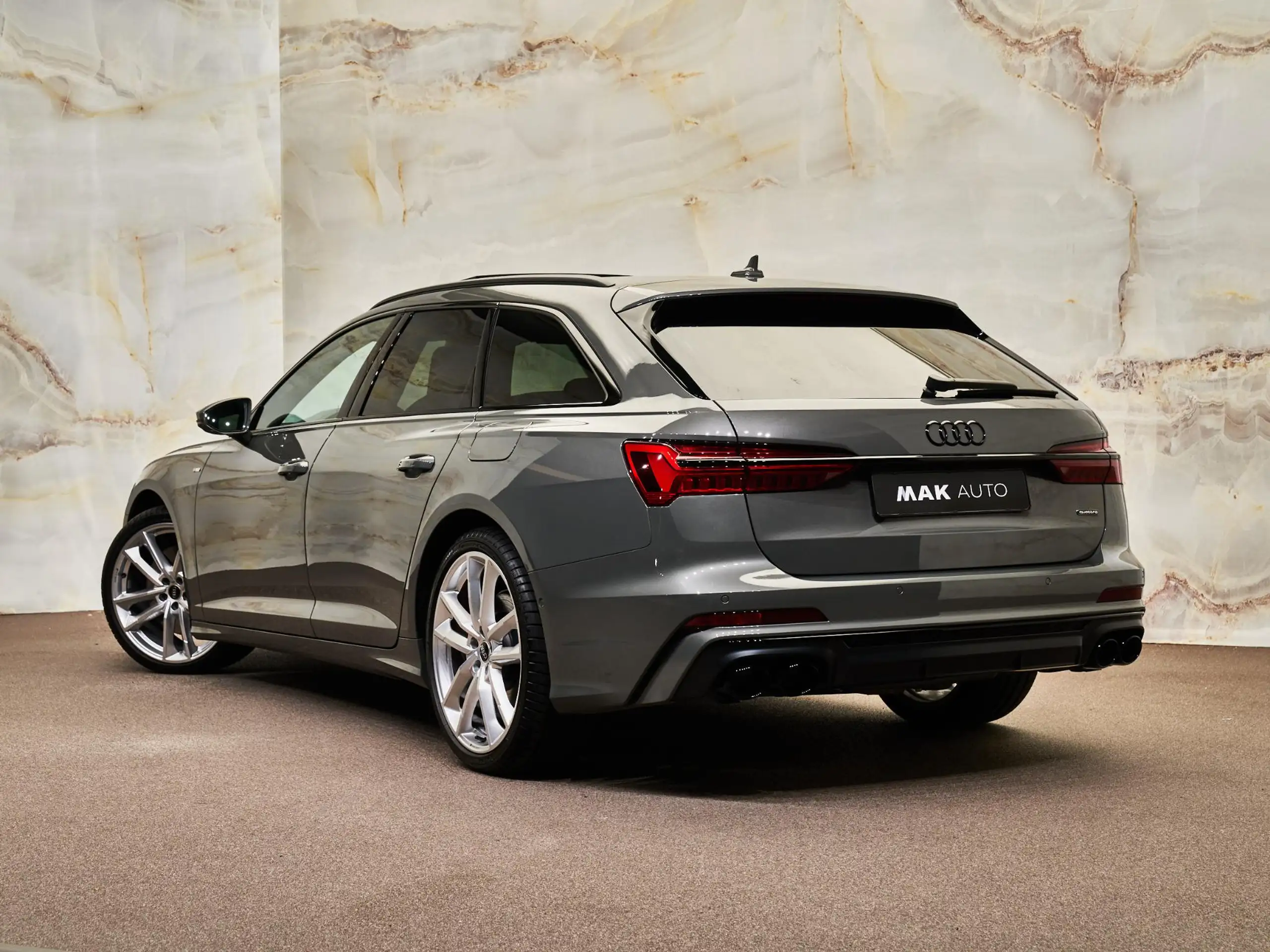 Audi - A6