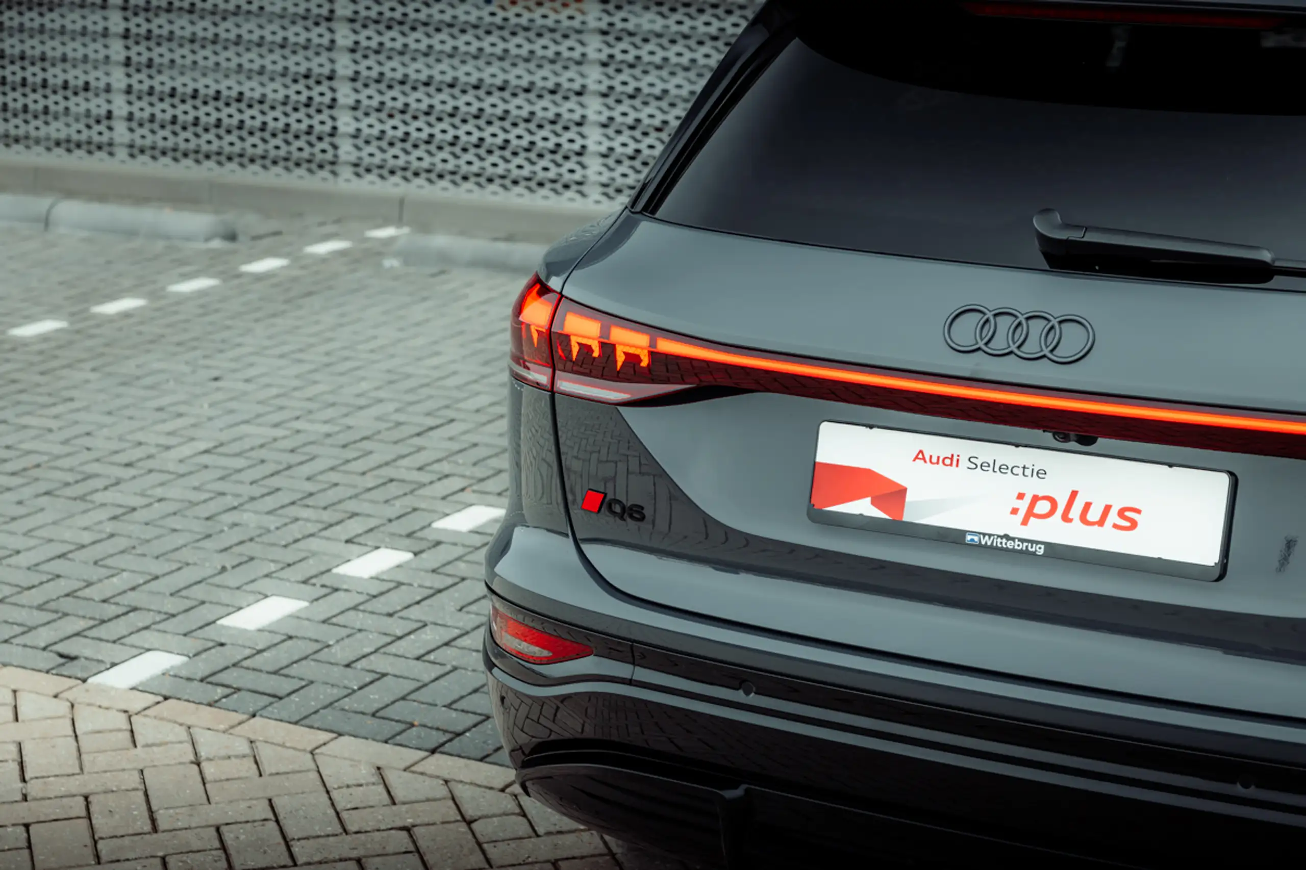 Audi - Q6