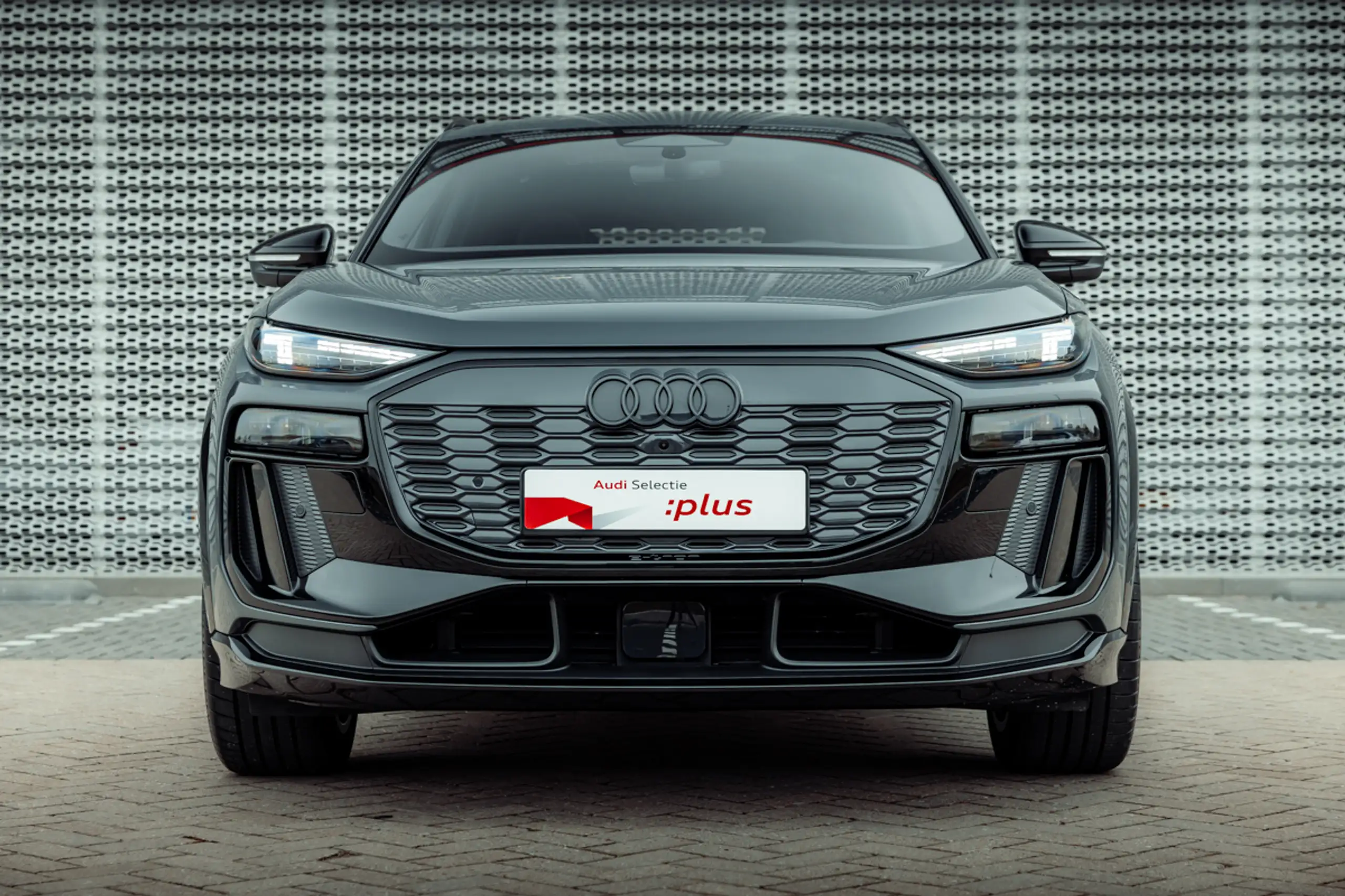 Audi - Q6