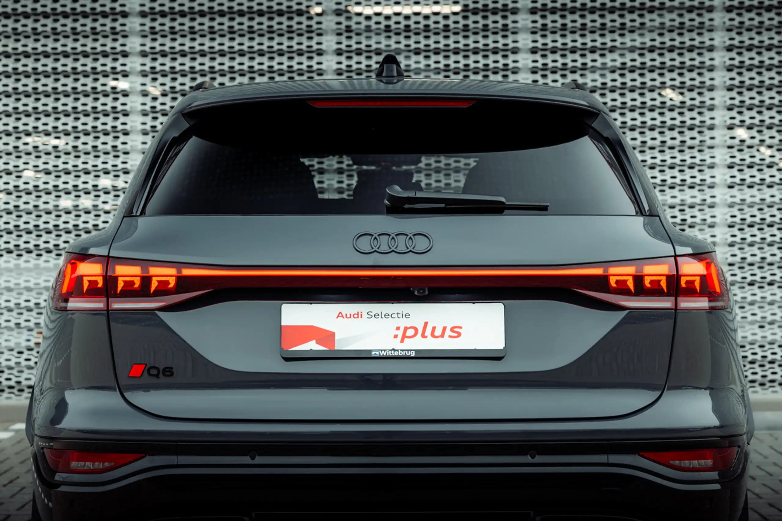 Audi - Q6