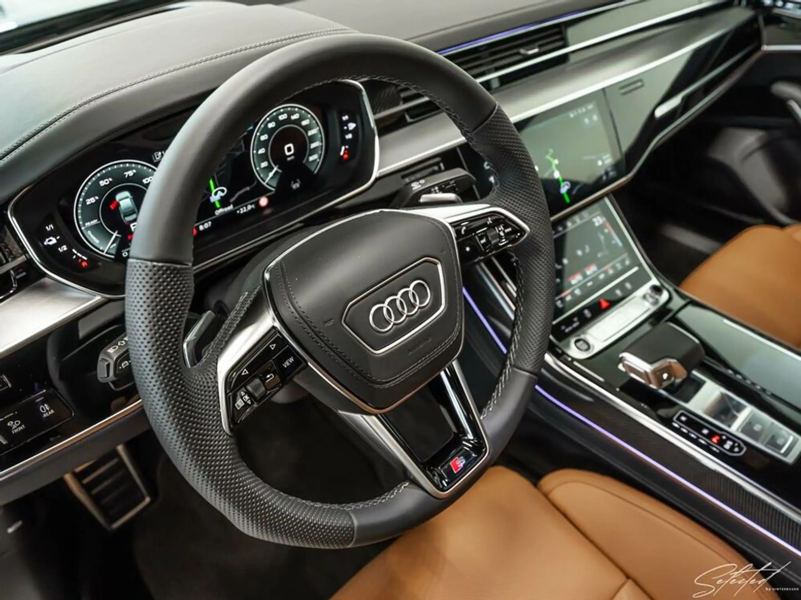 Audi - A8