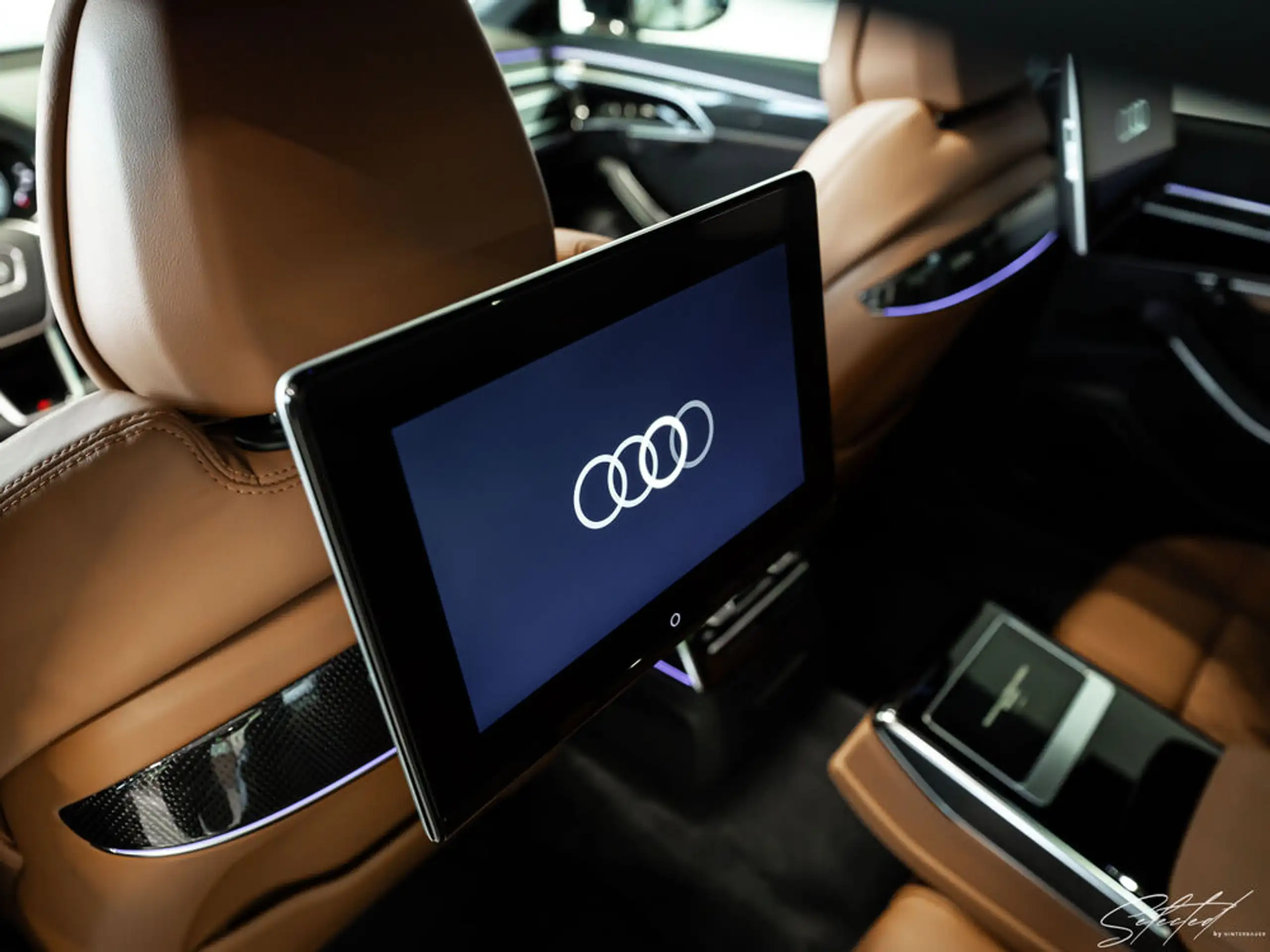 Audi - A8