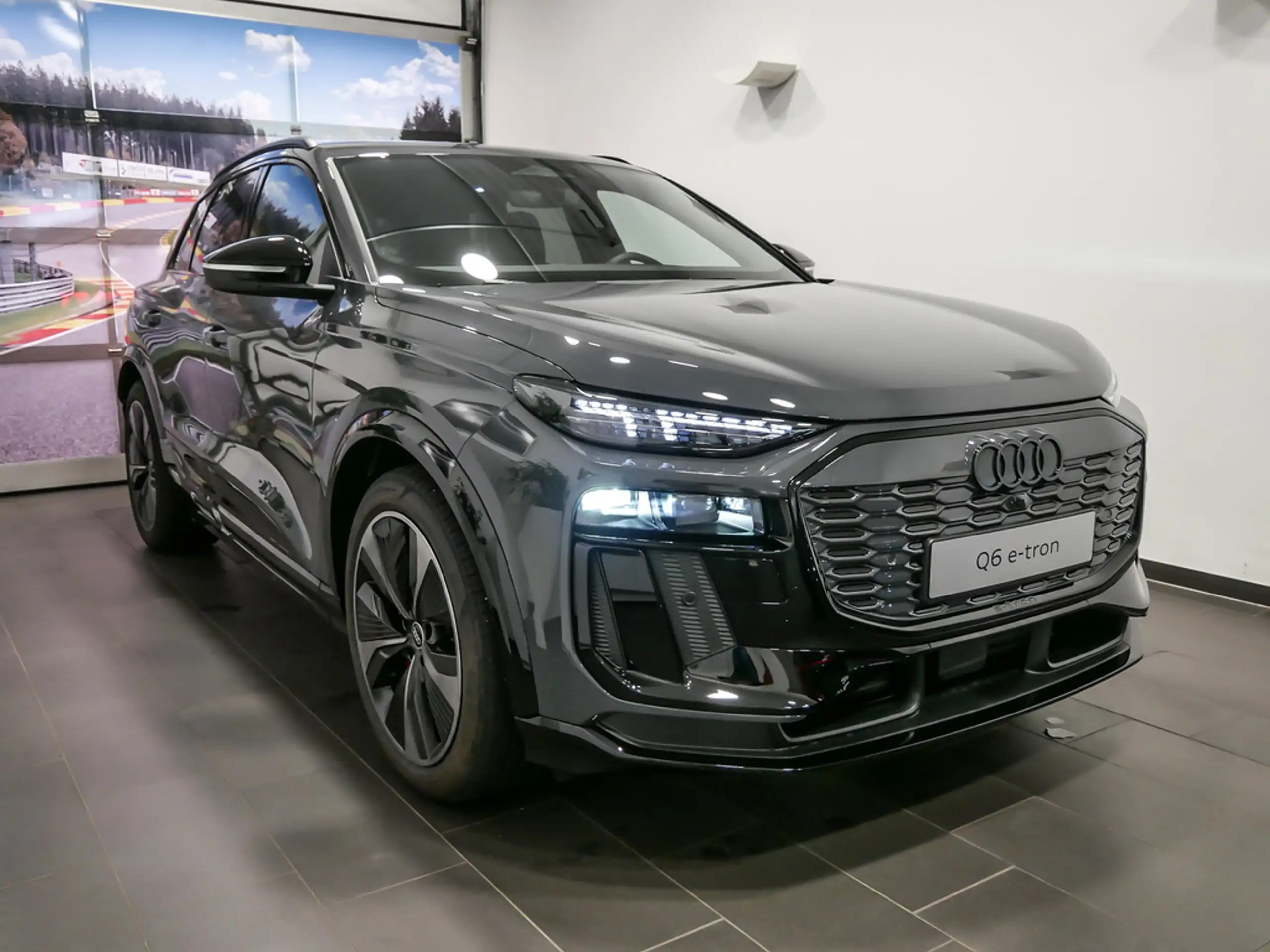 Audi - SQ6