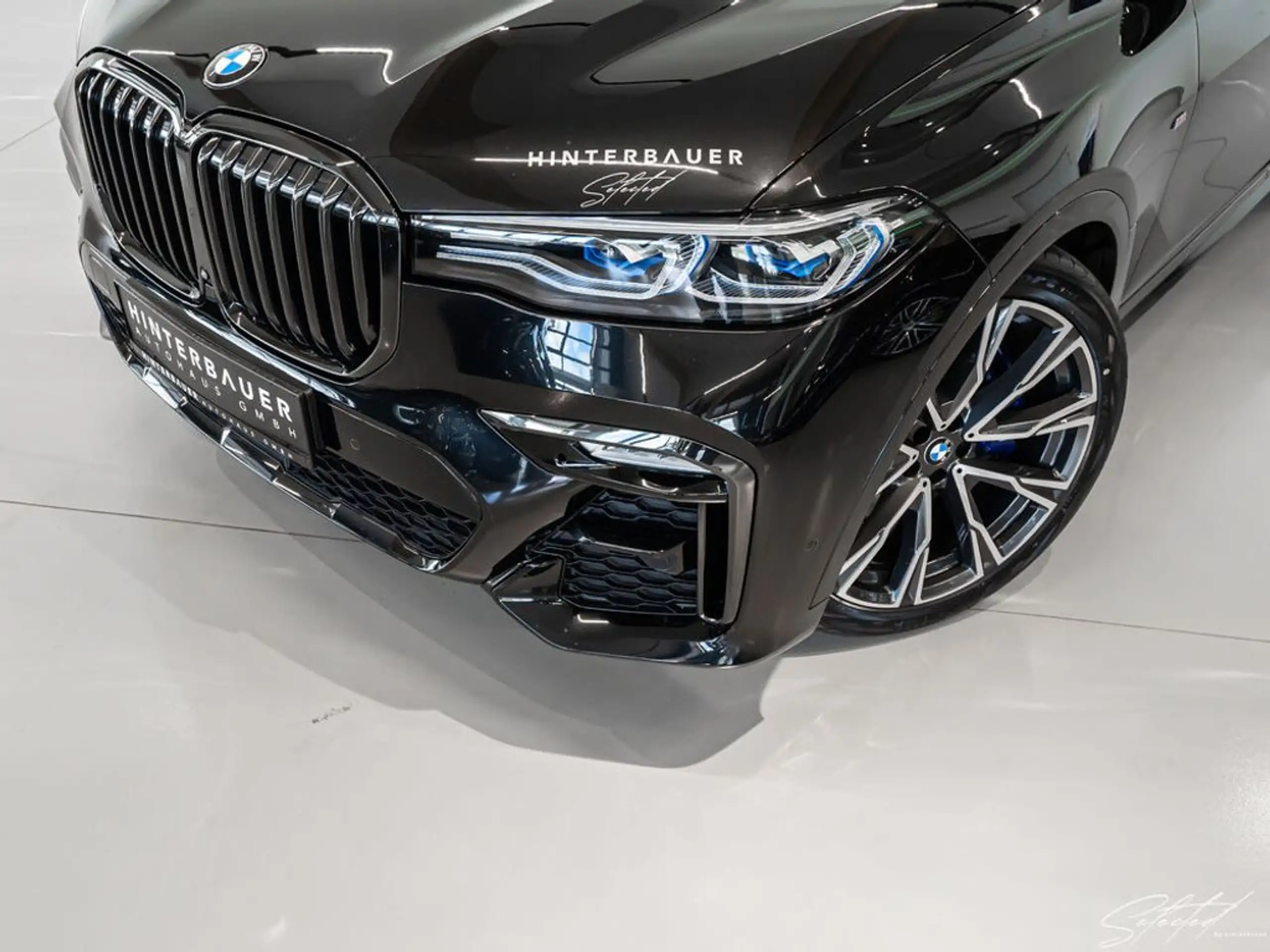 BMW - X7 M