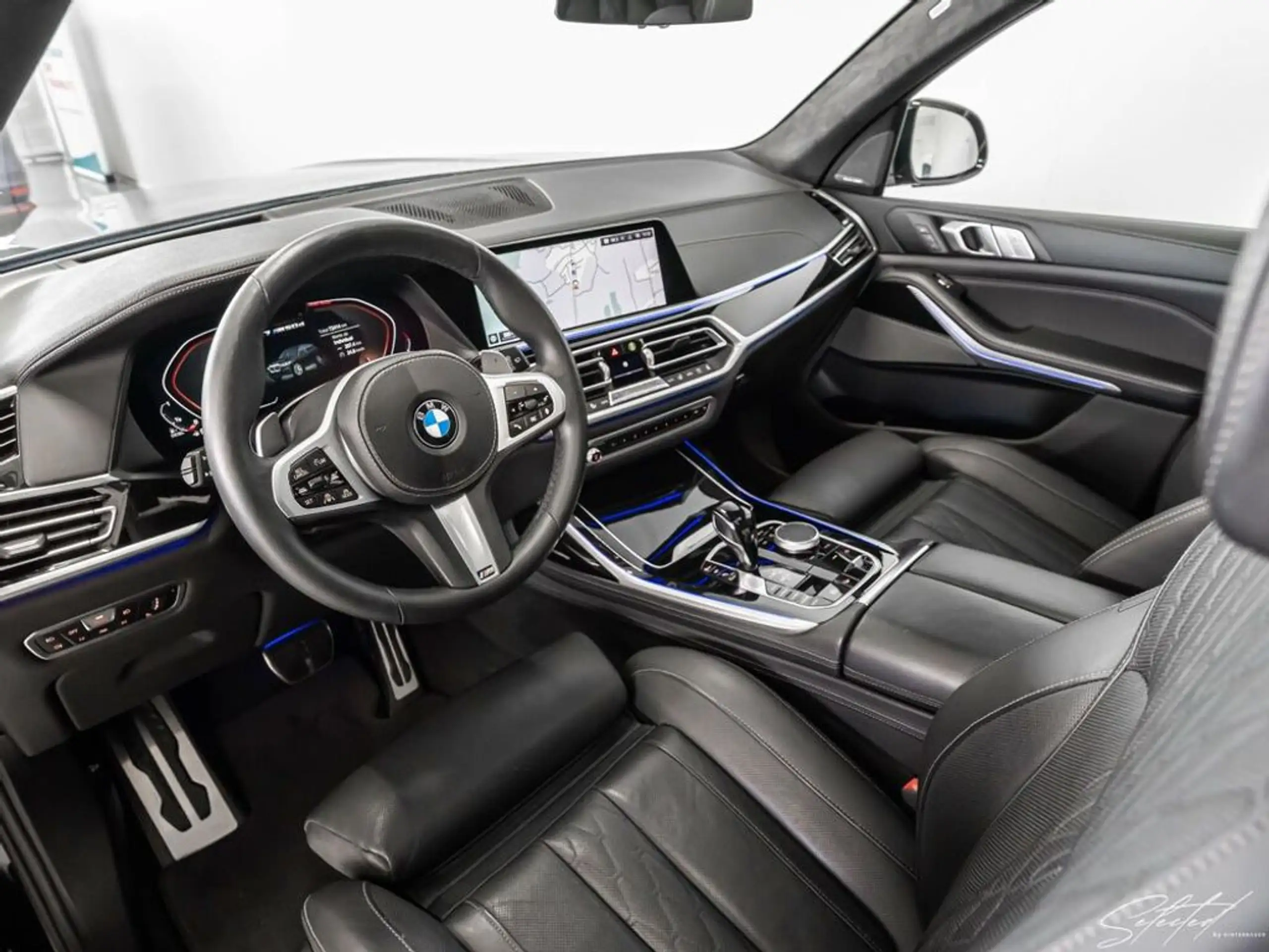 BMW - X7 M