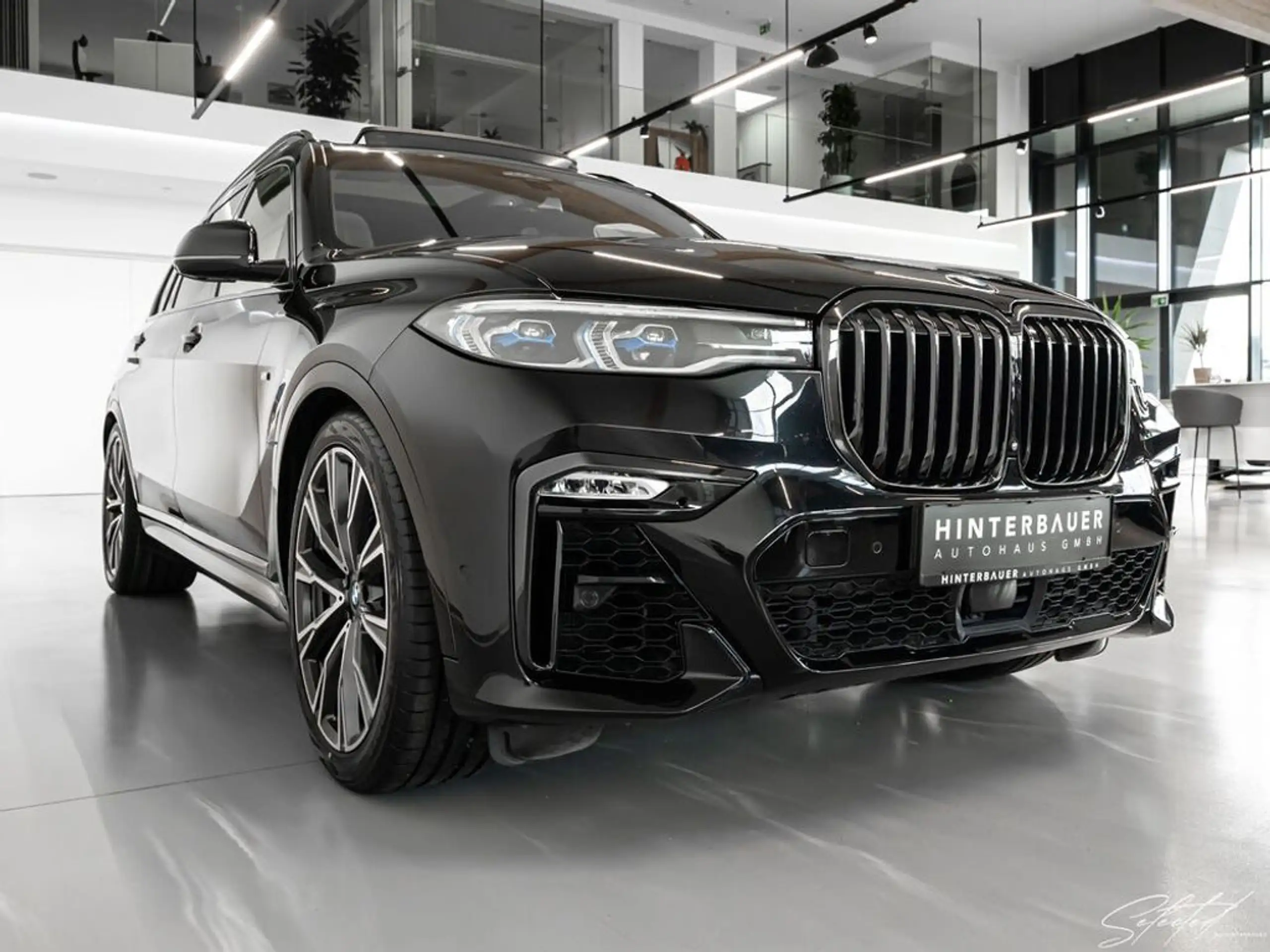 BMW - X7 M