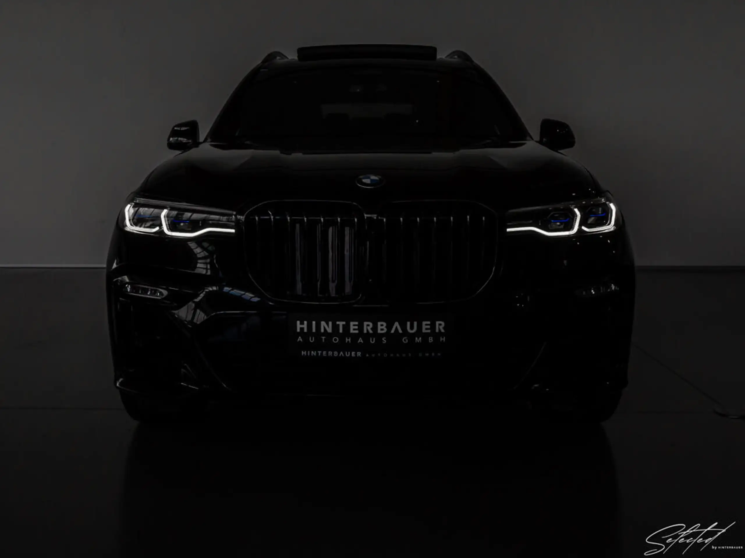 BMW - X7 M