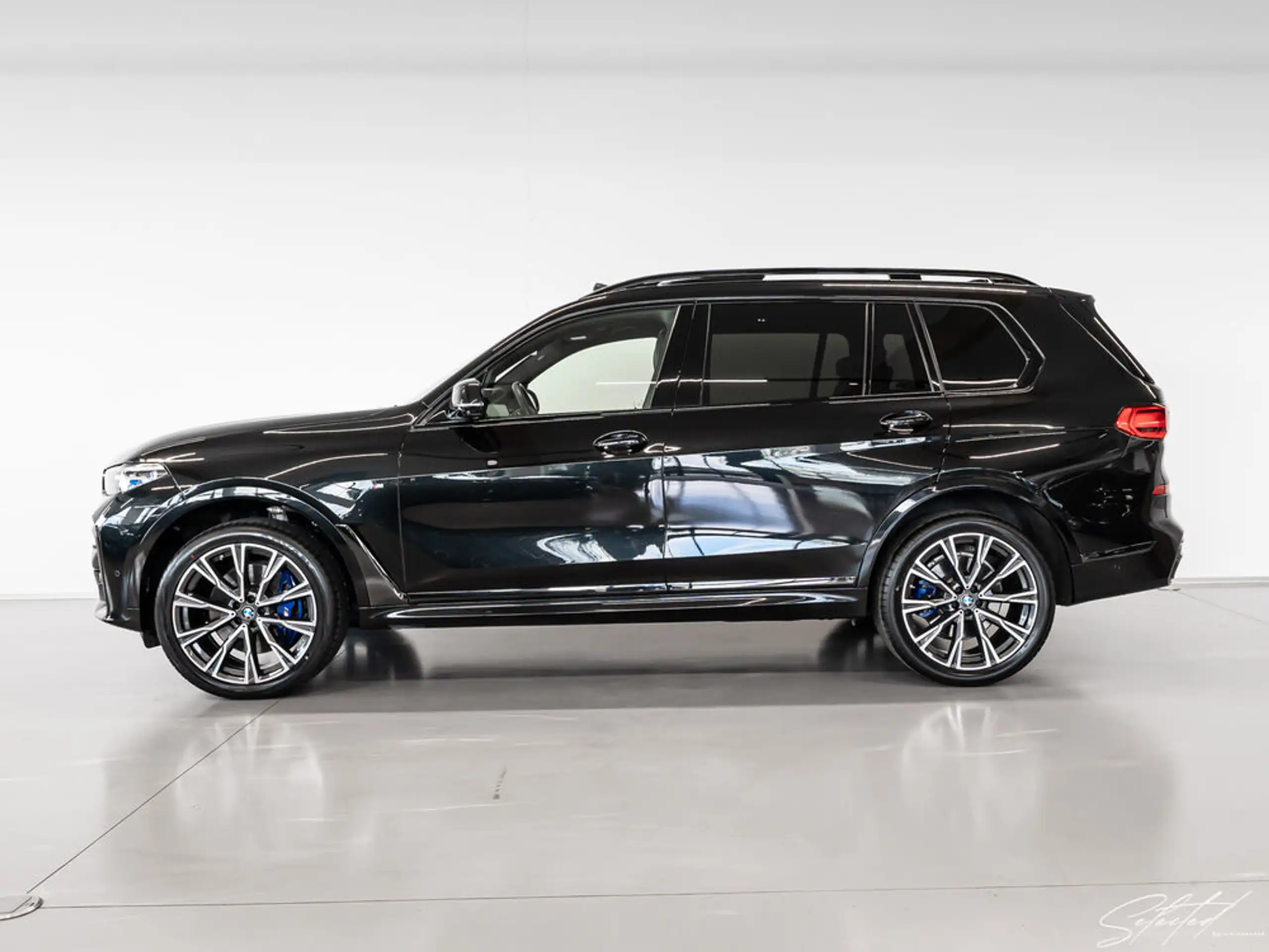 BMW - X7 M