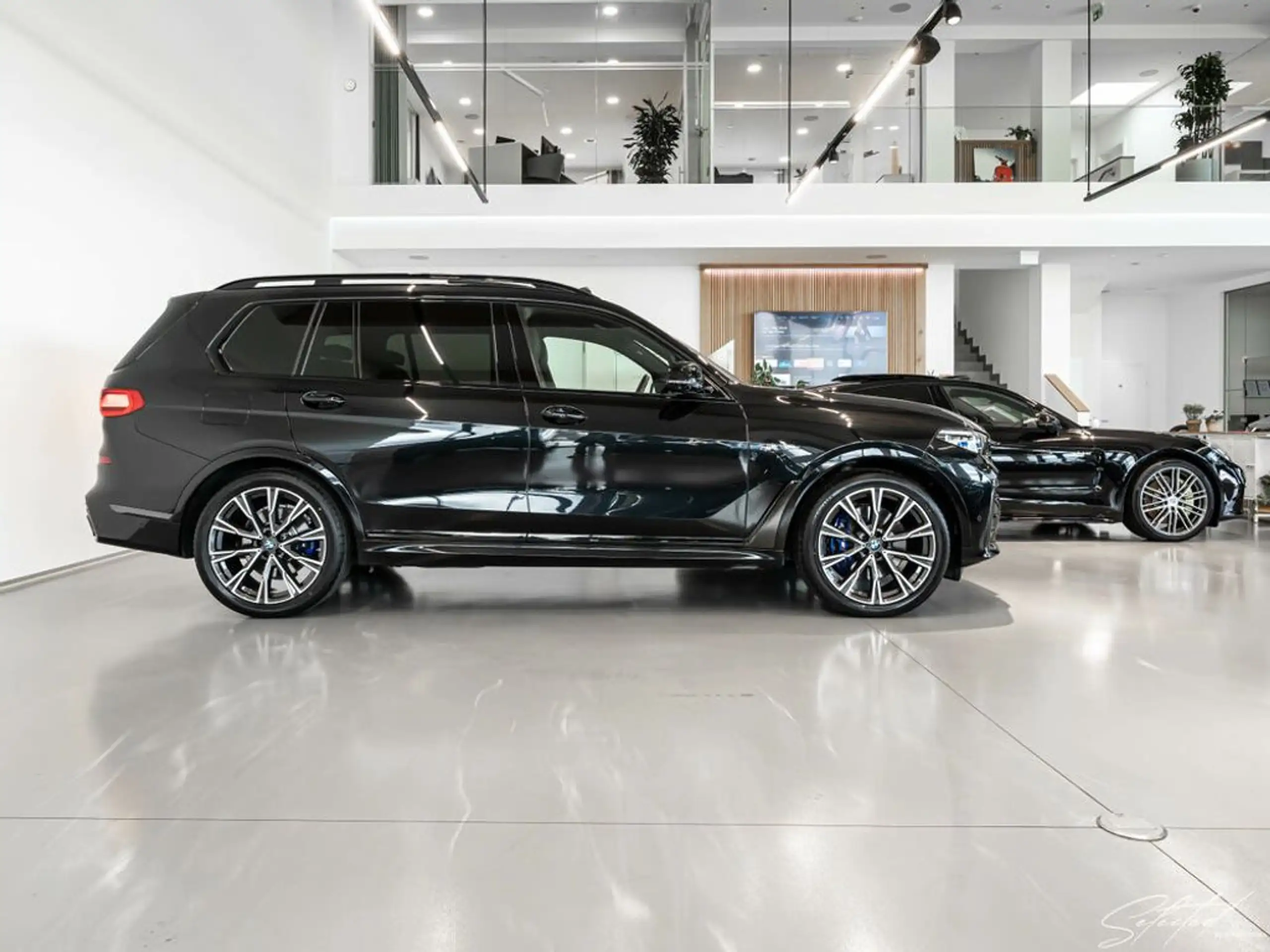 BMW - X7 M