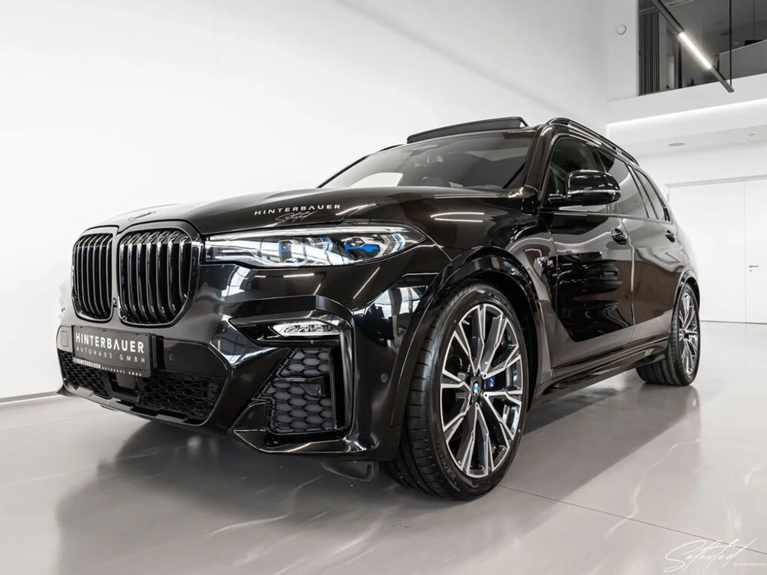 BMW - X7 M