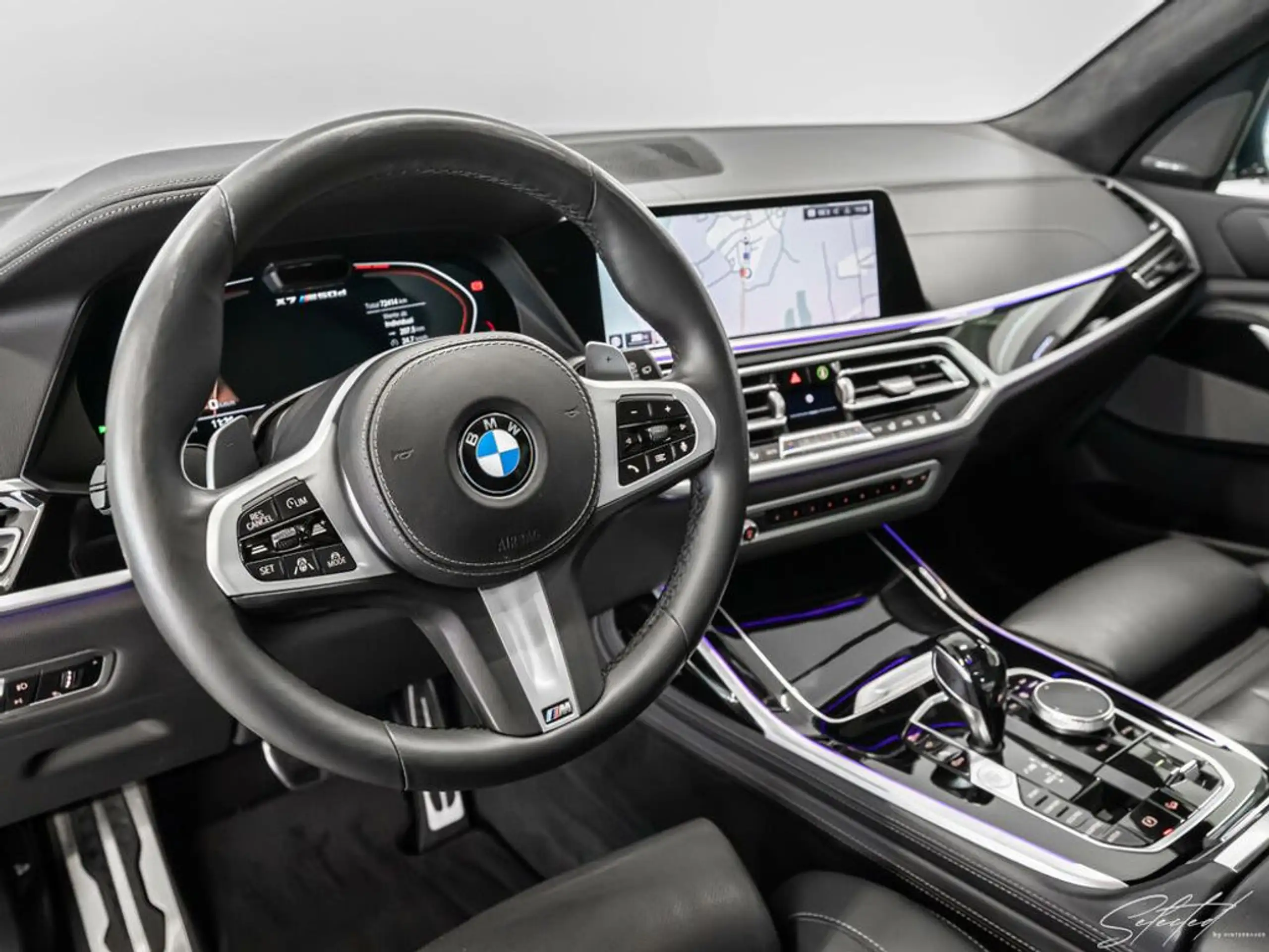 BMW - X7 M