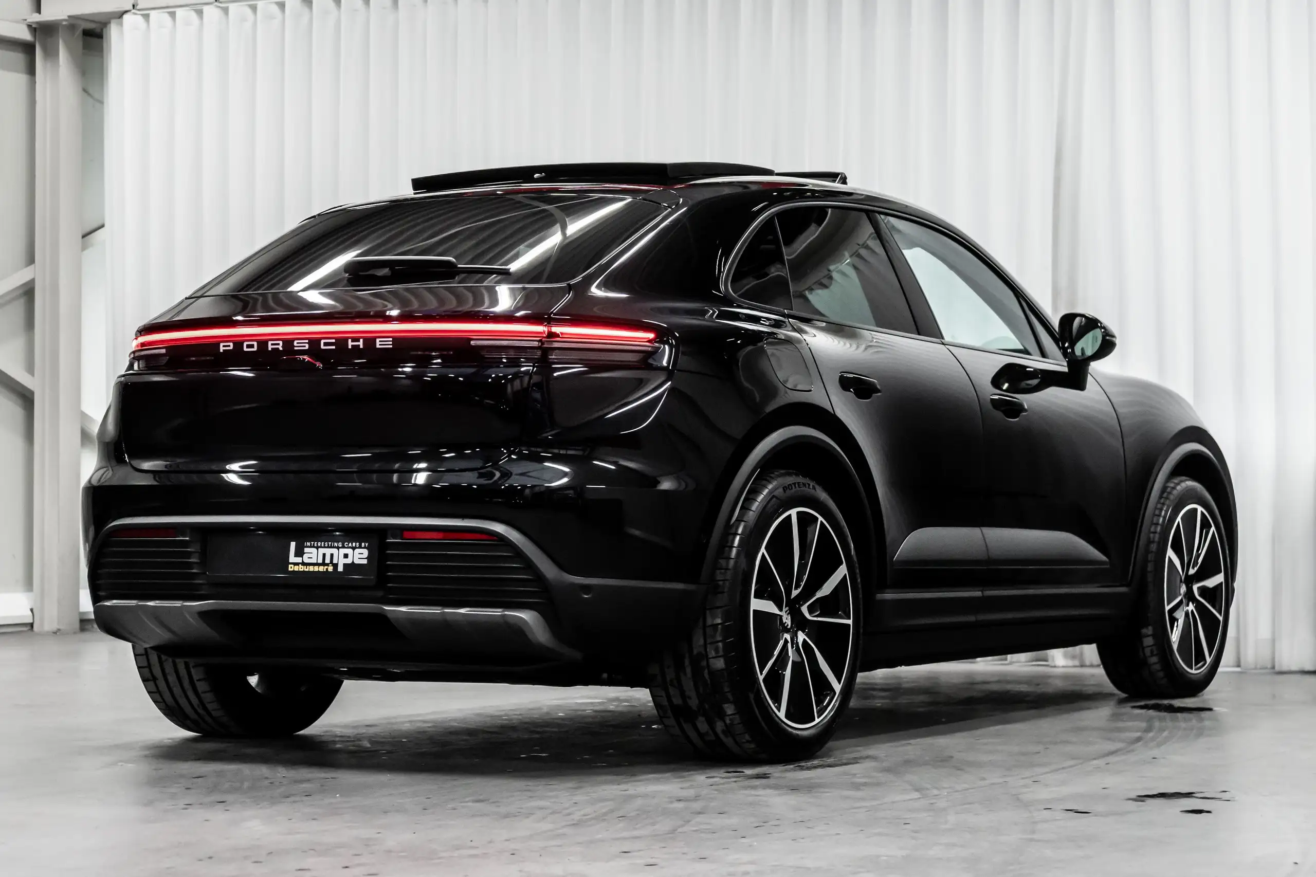 Porsche - Macan