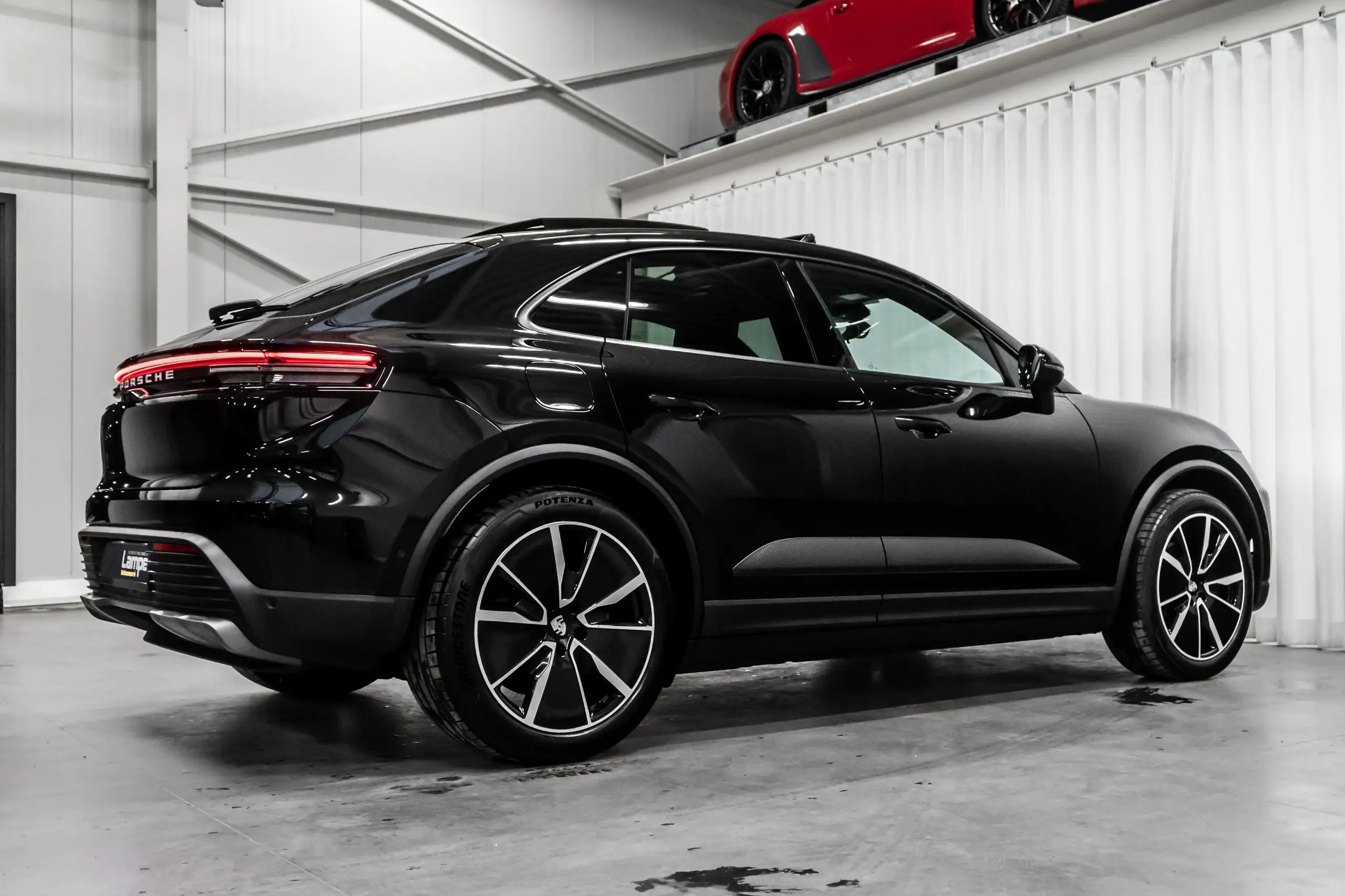 Porsche - Macan