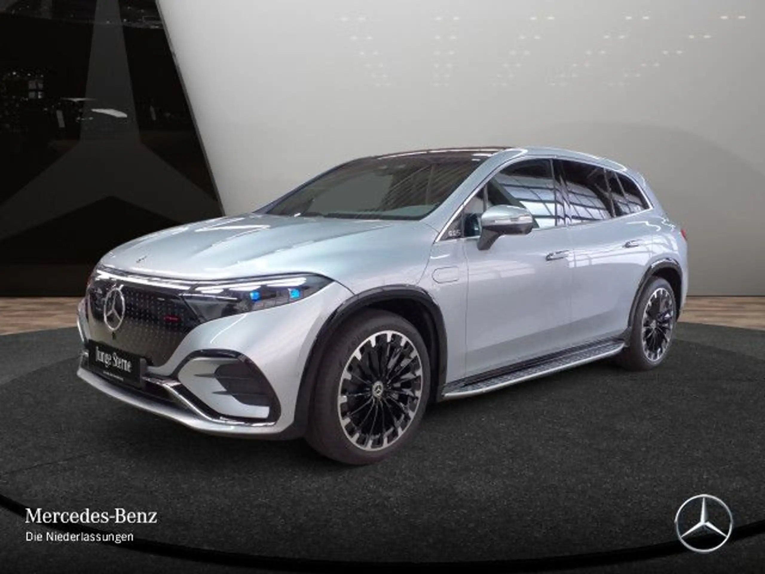 Mercedes-Benz - EQS SUV