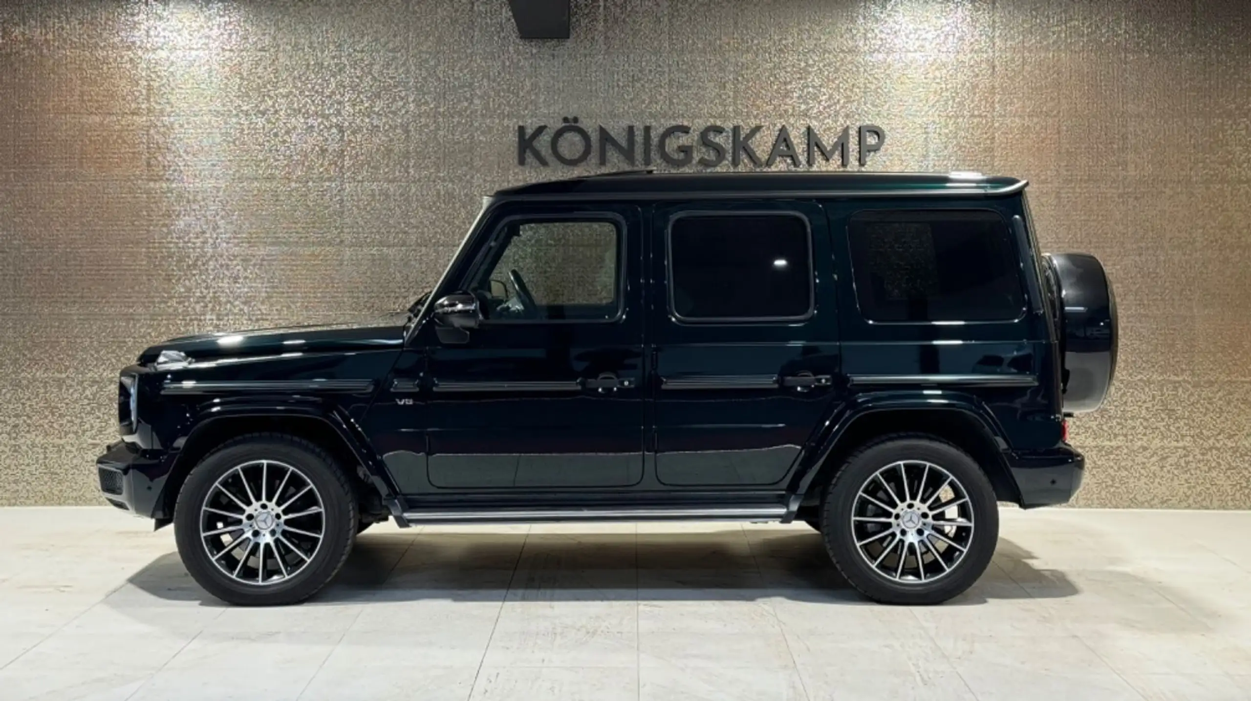 Mercedes-Benz - G 500