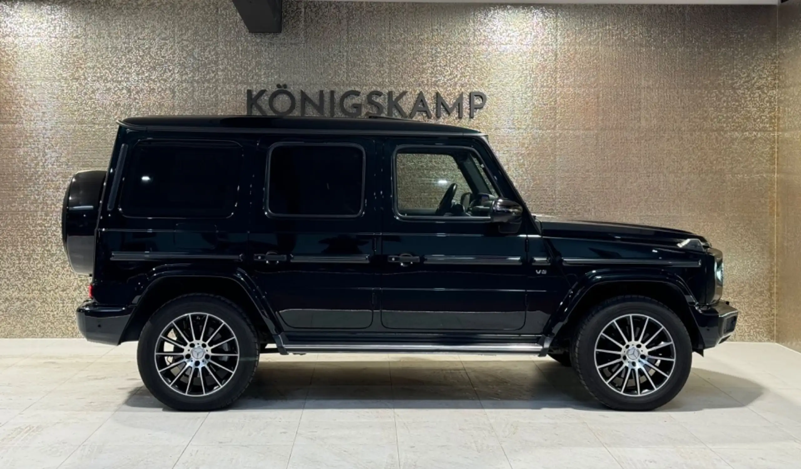 Mercedes-Benz - G 500