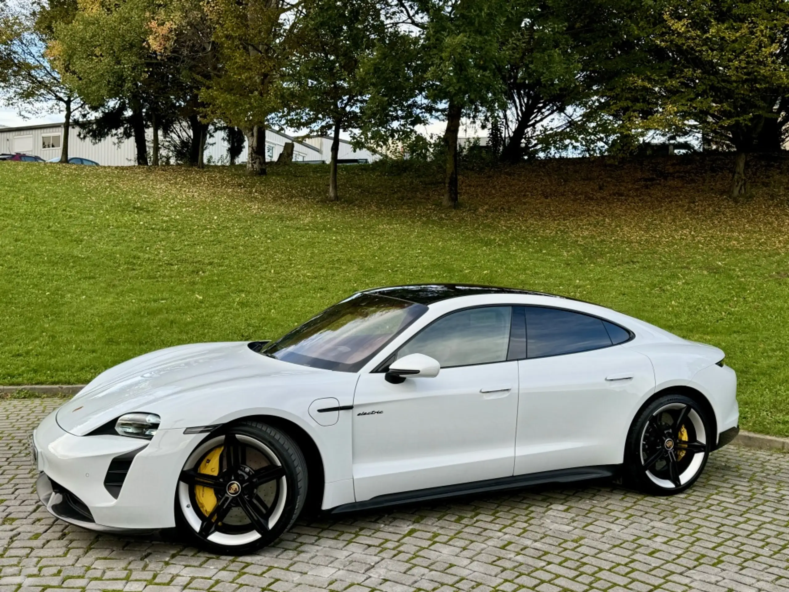 Porsche - Taycan