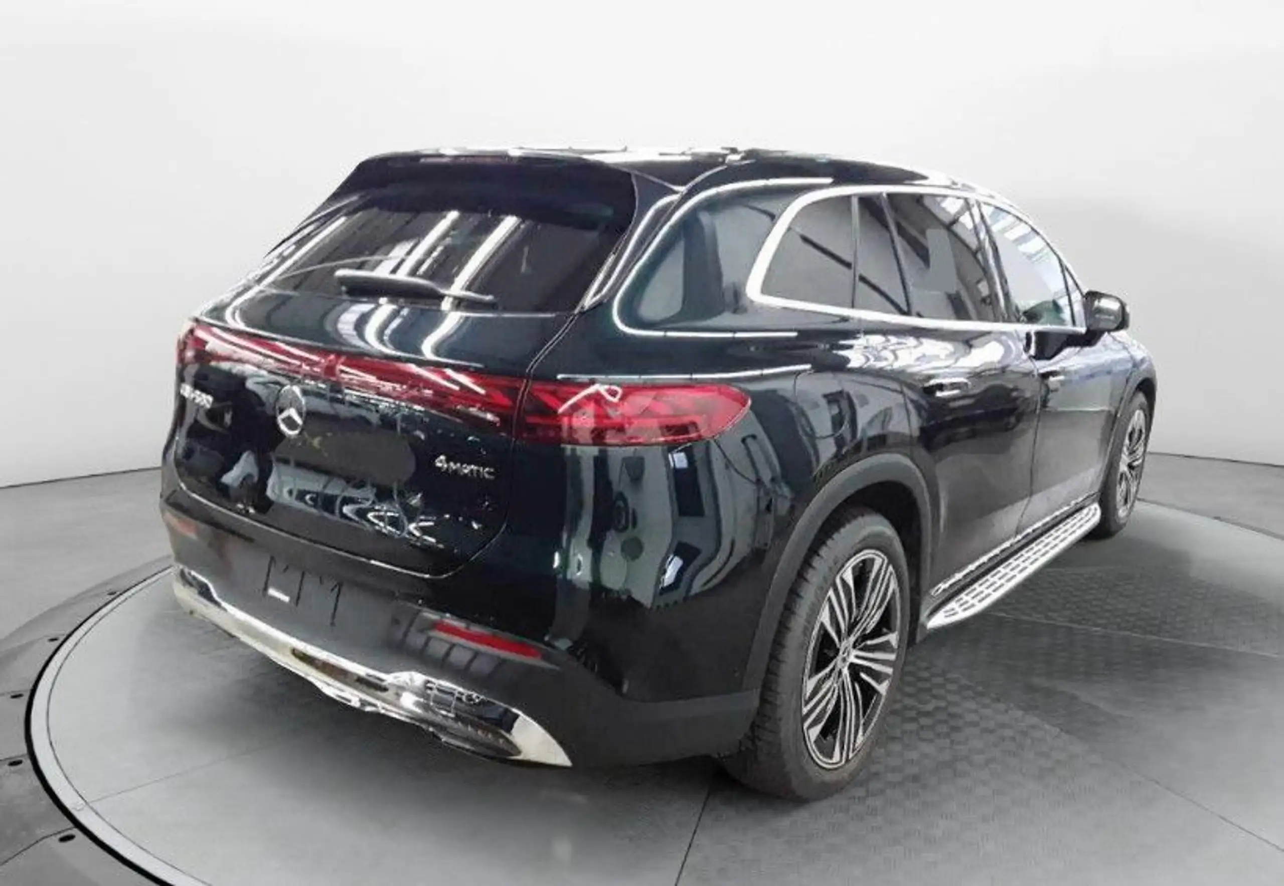 Mercedes-Benz - EQS SUV