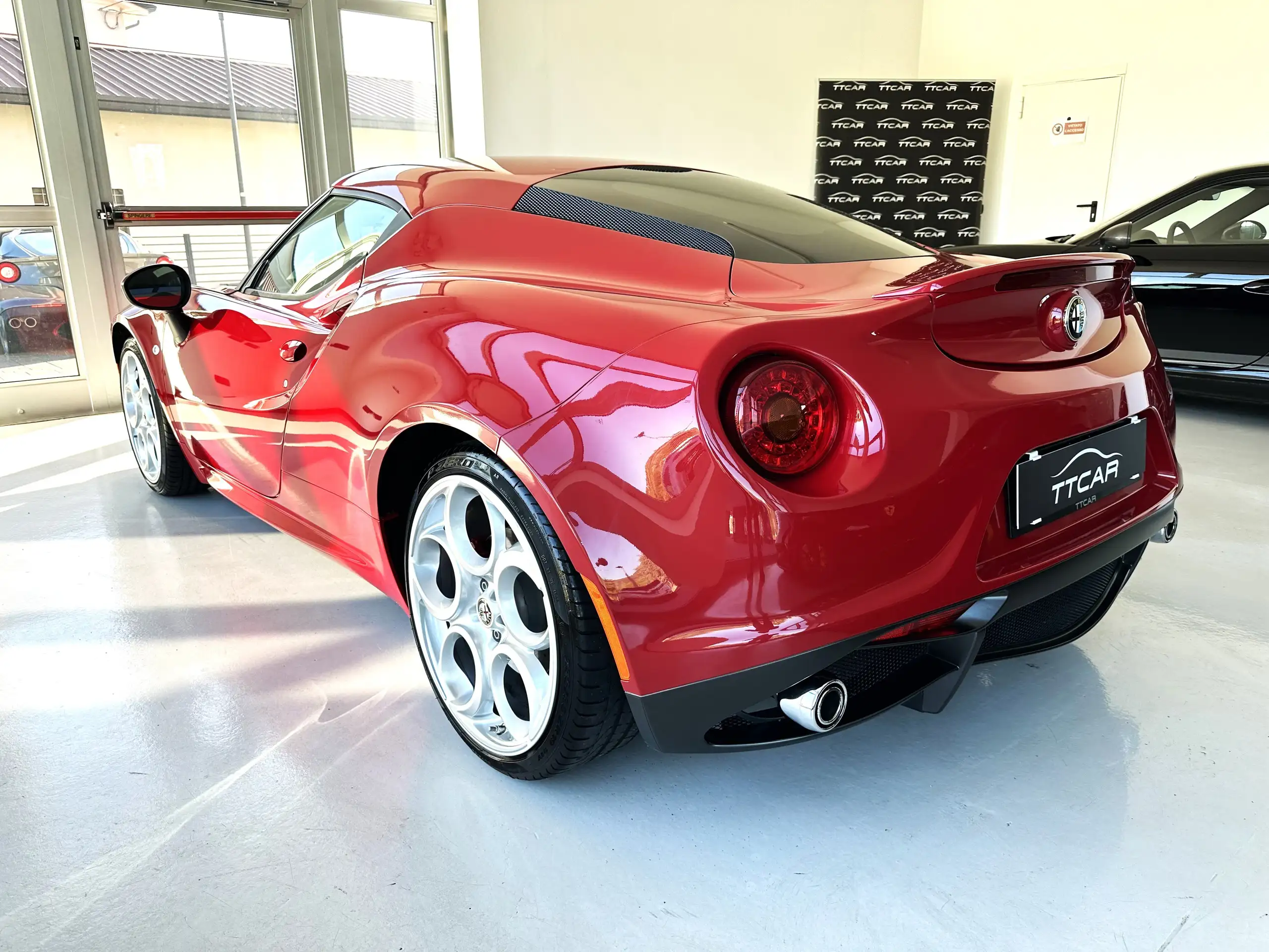 Alfa Romeo - 4C