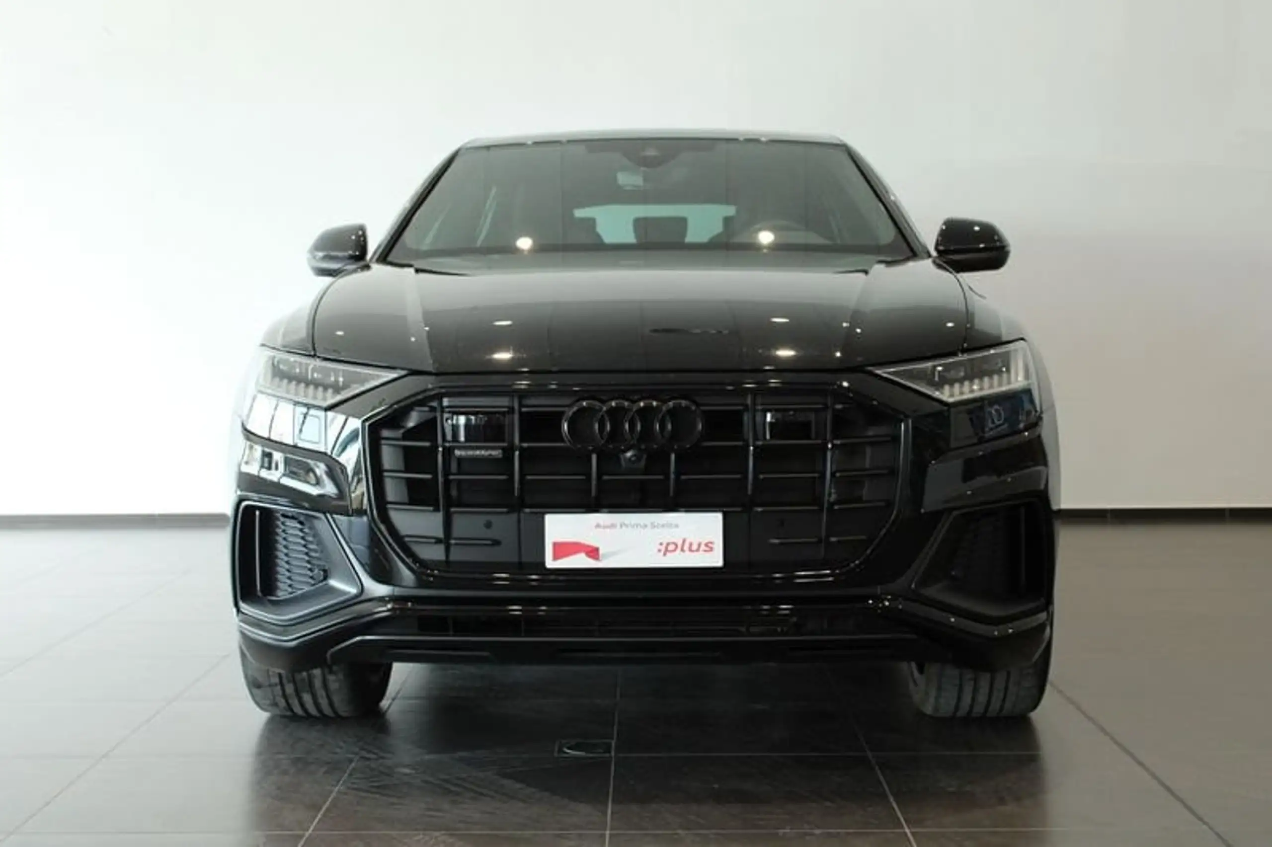 Audi - Q8