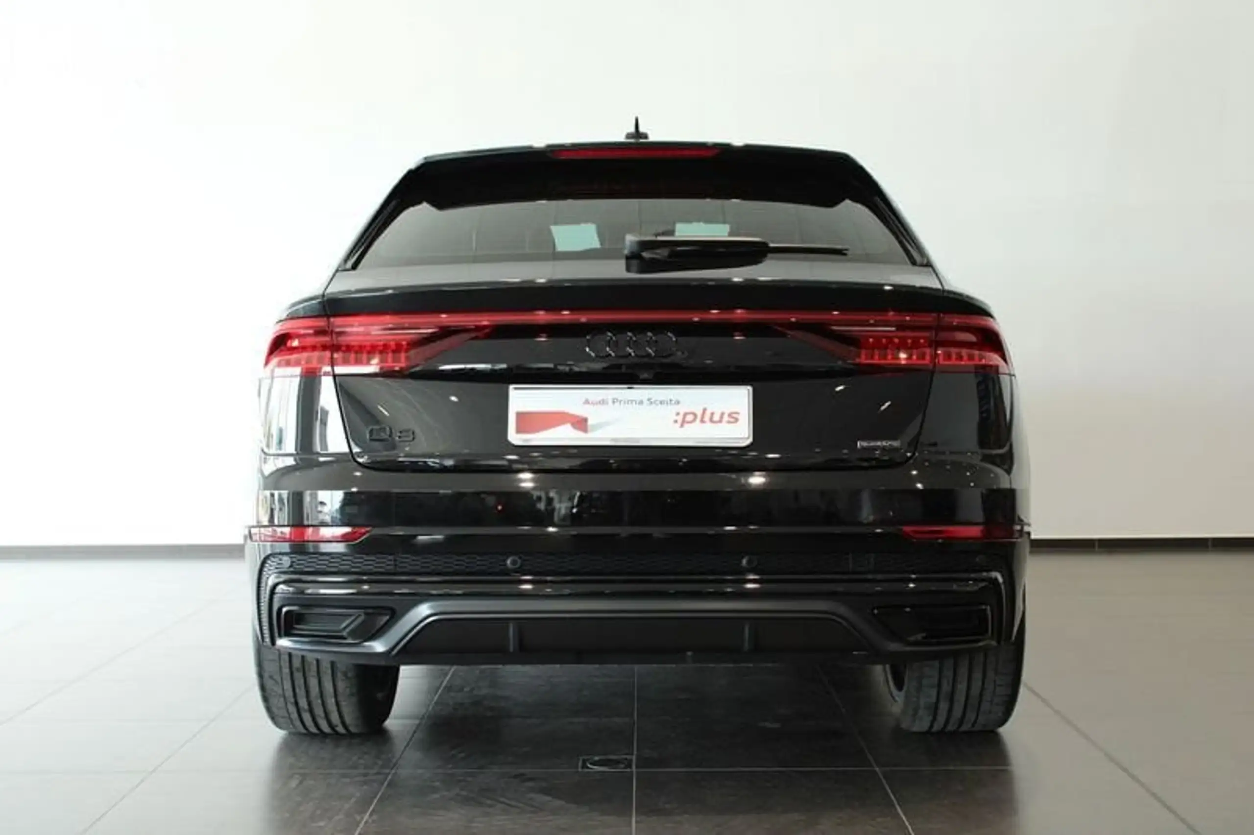 Audi - Q8