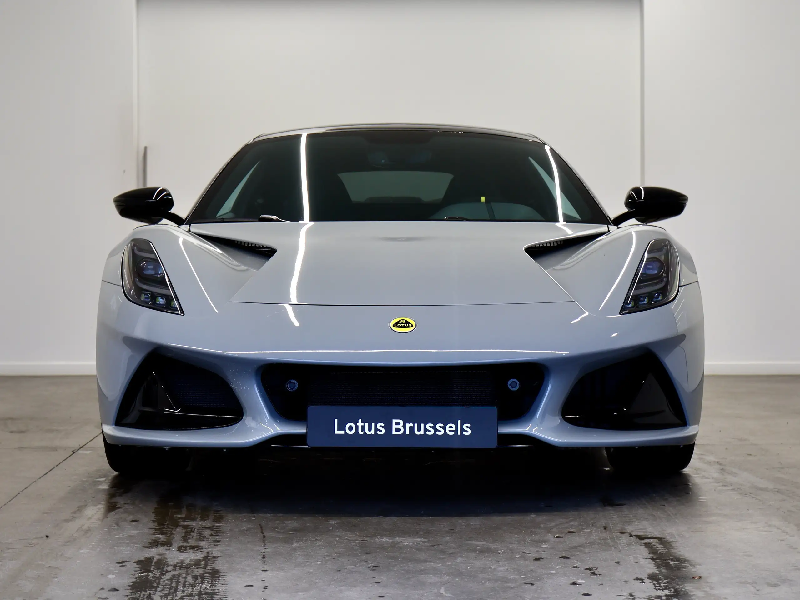 Lotus Emira 2023