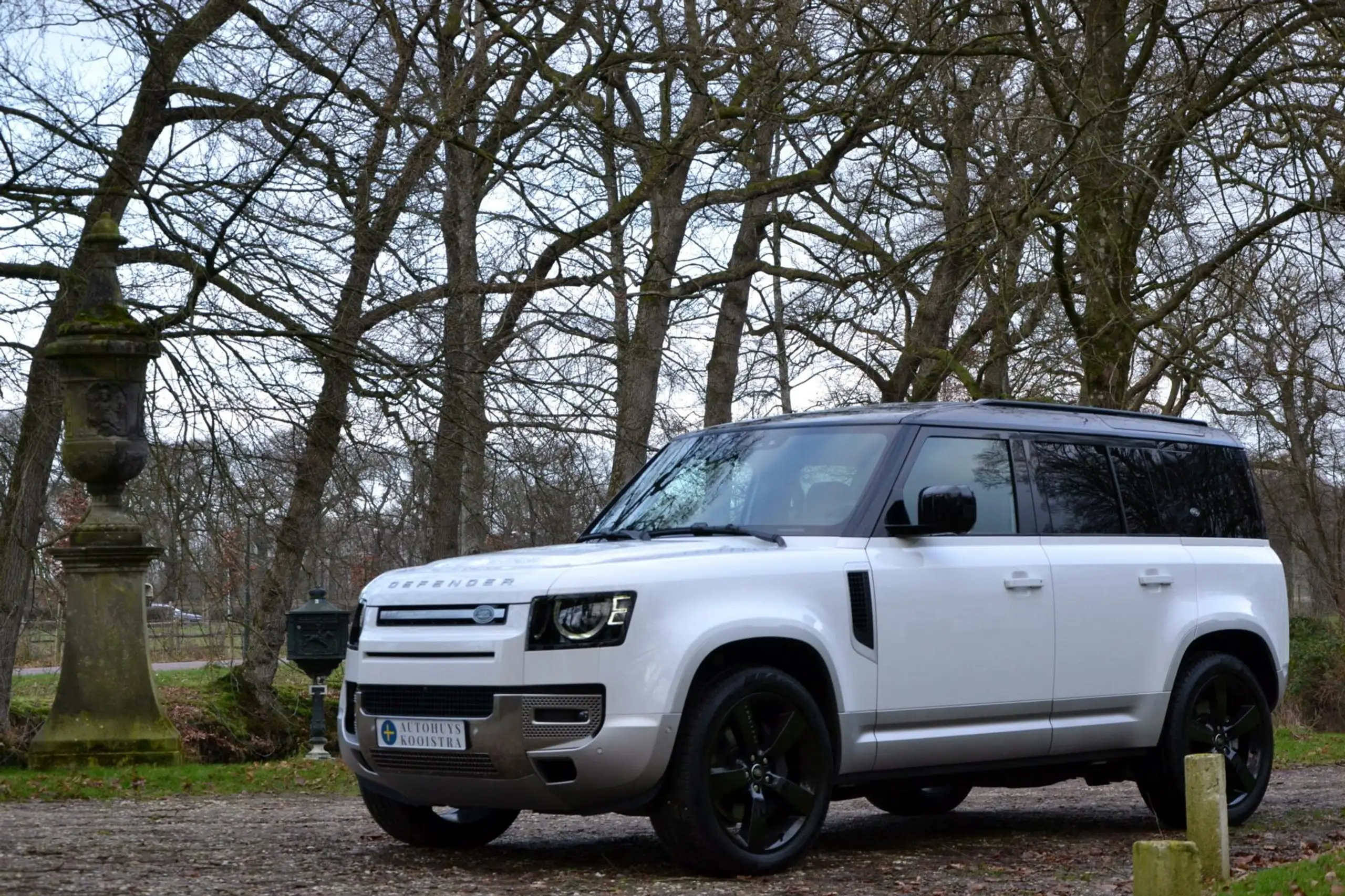 Land Rover - Defender